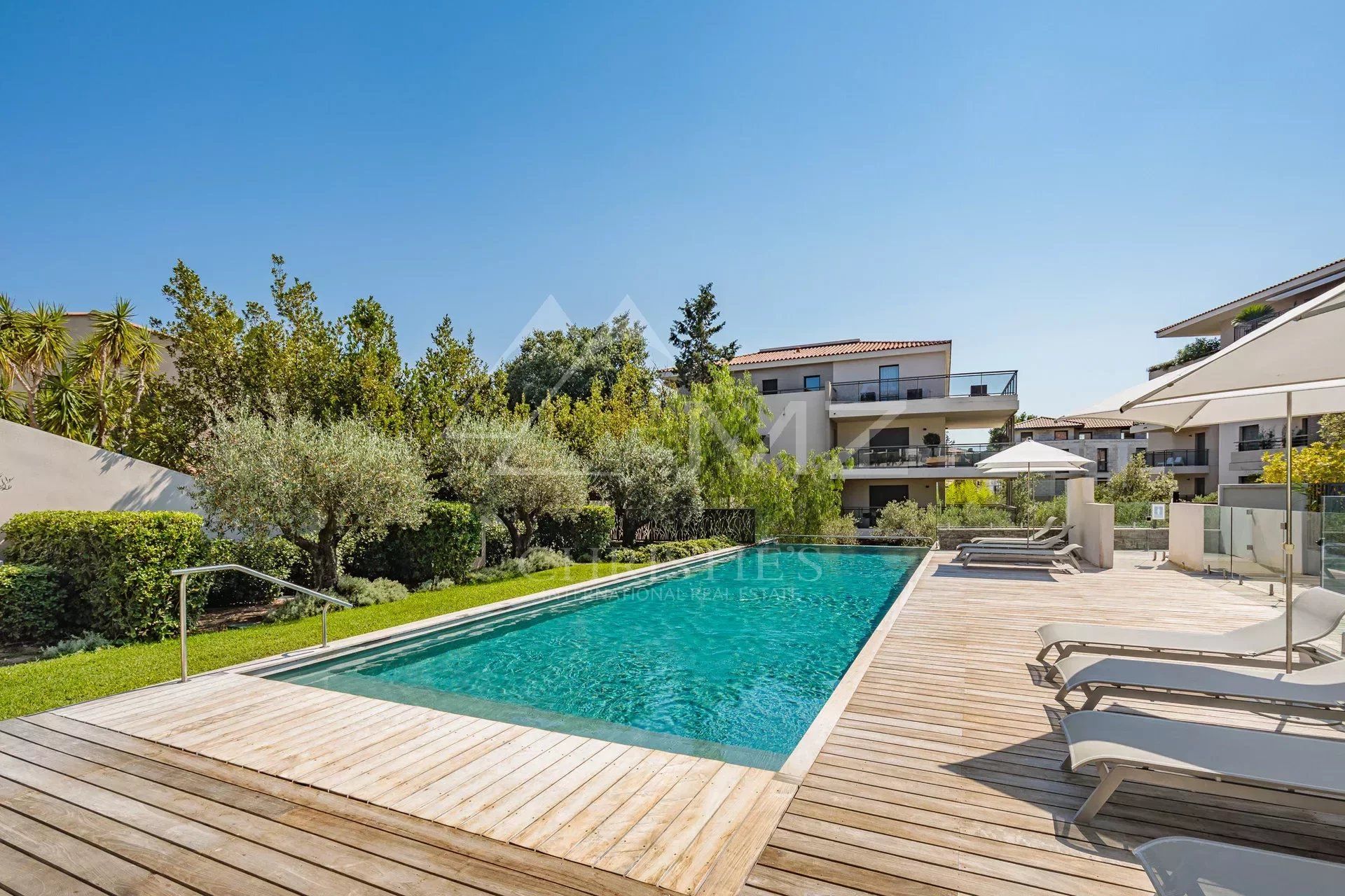 Condominio nel Saint-Tropez, Provence-Alpes-Cote d'Azur 12117204