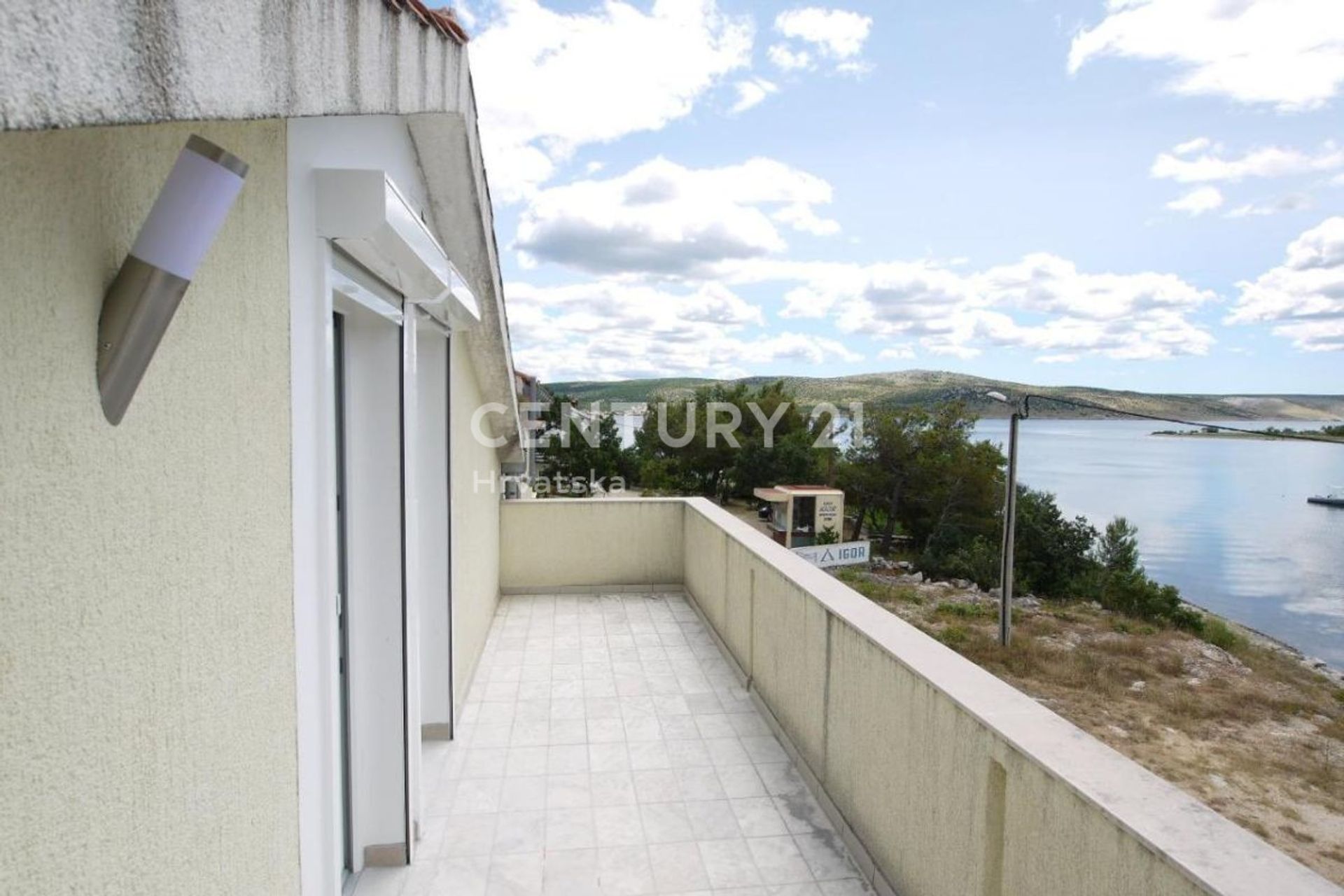 Retail in Starigrad,  12117529