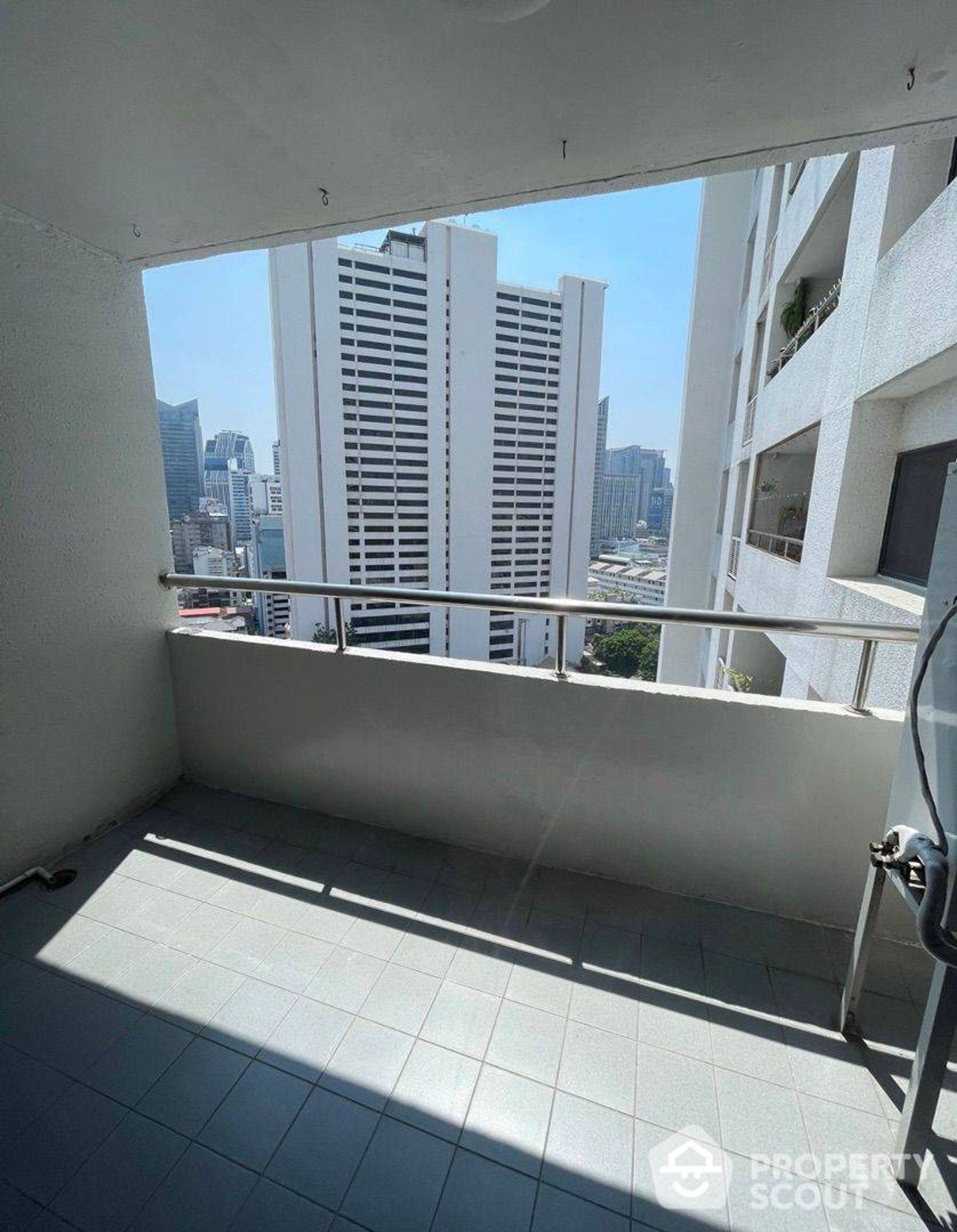 Condominium in Ban Na Song, Krung Thep Maha Nakhon 12118066