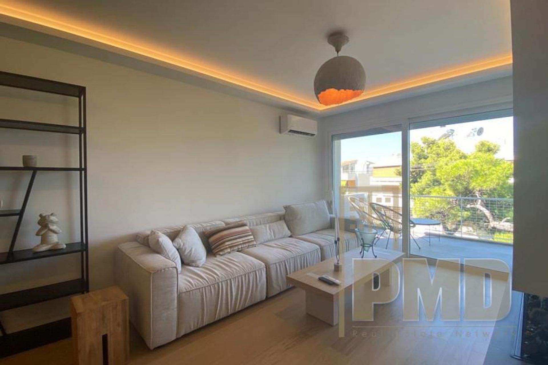 Condominio en Vouliagmeni,  12118656