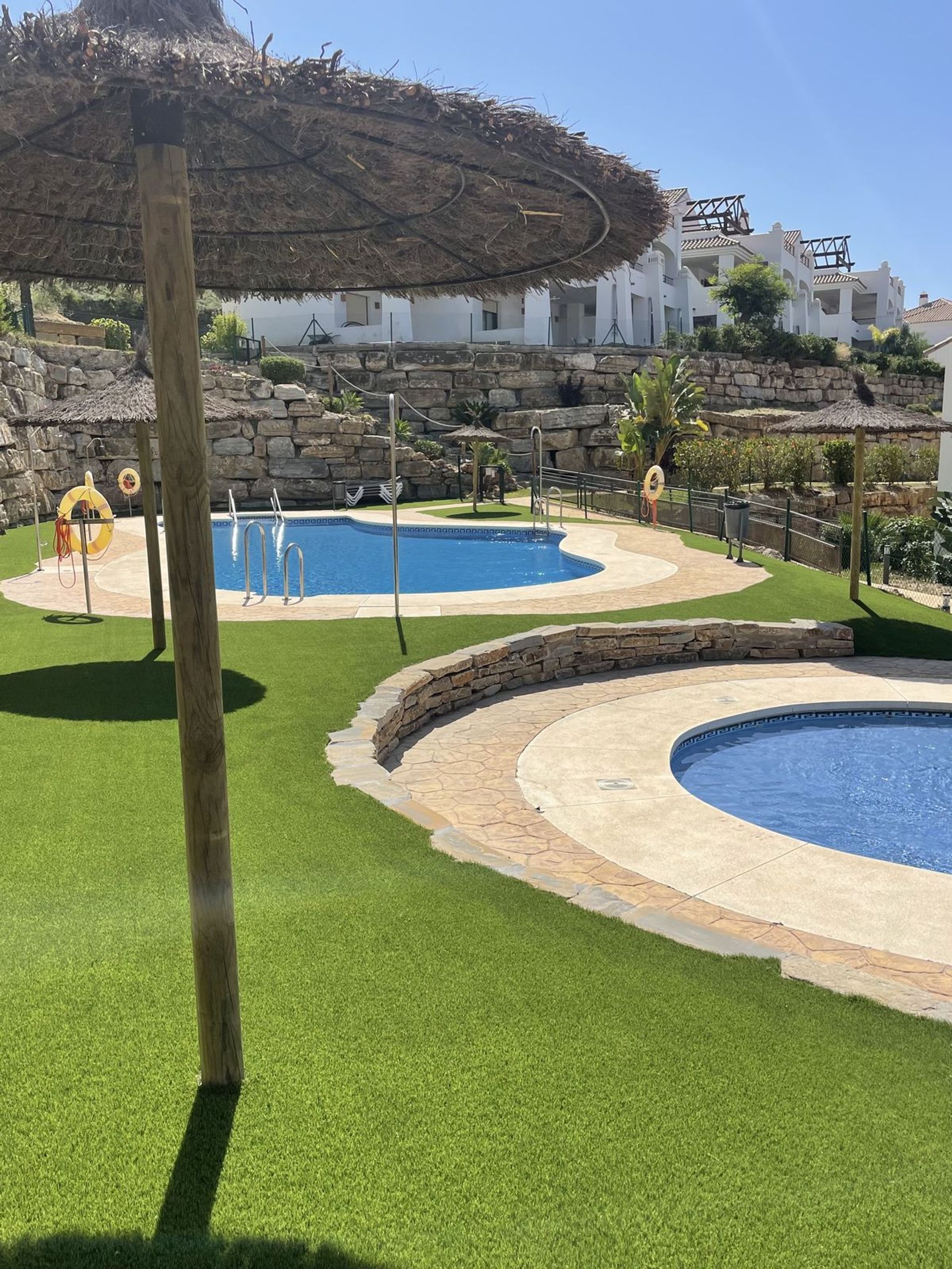 Condominio en Puerto de la Duquesa, Andalusia 12118702