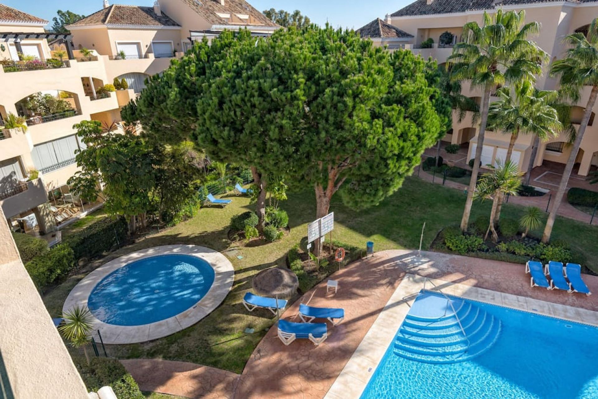 Condominium dans Marbella, Andalusia 12118719