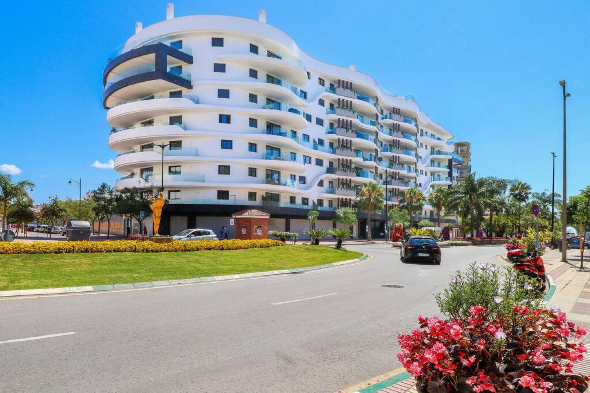 Condominium in Estepona, Andalusia 12118738