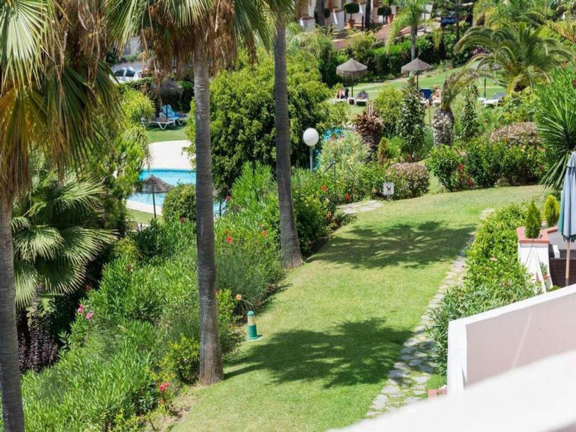 Condominium in Marbella, Andalusia 12118740