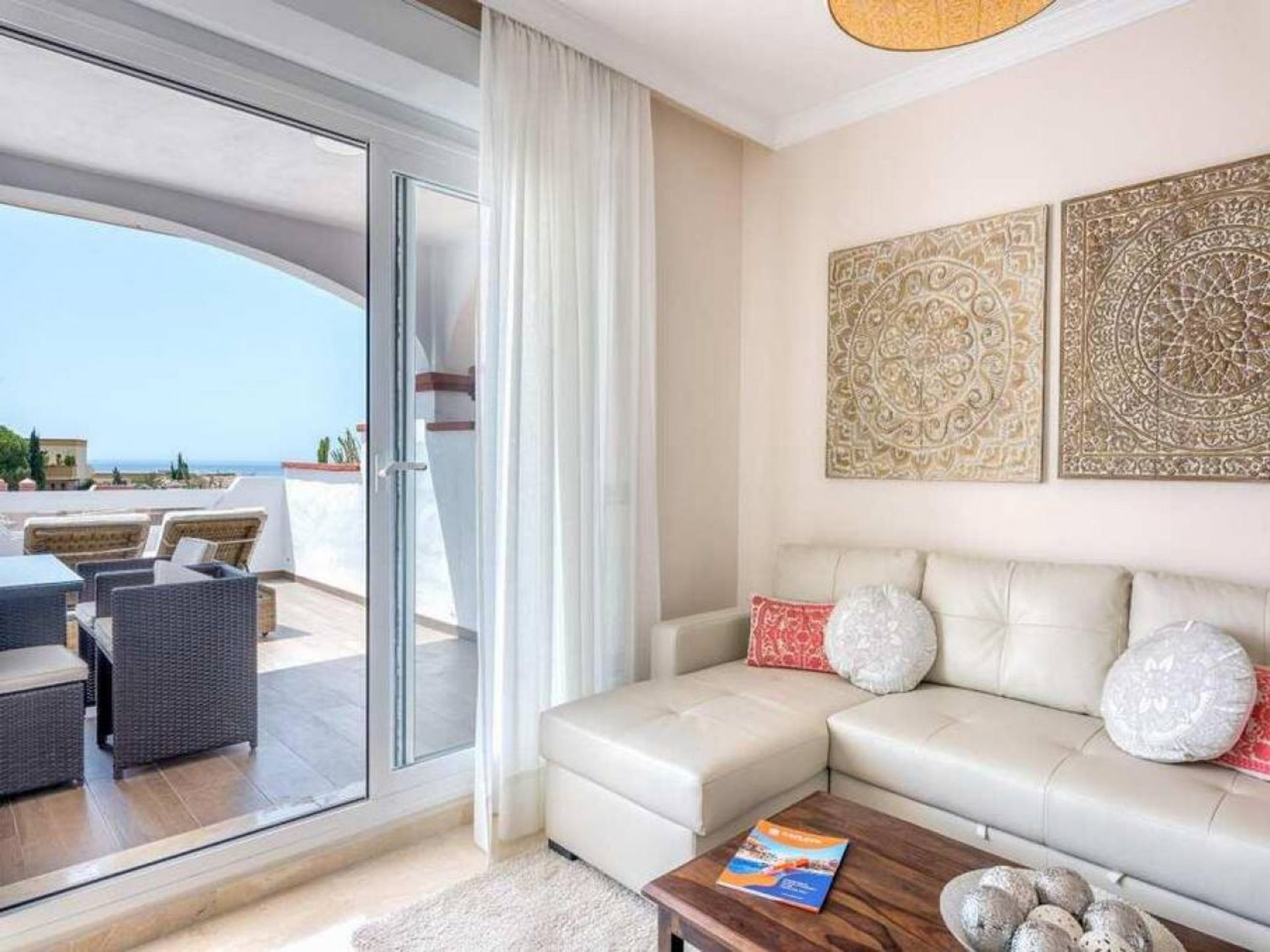 Condominium in Marbella, Andalusia 12118740