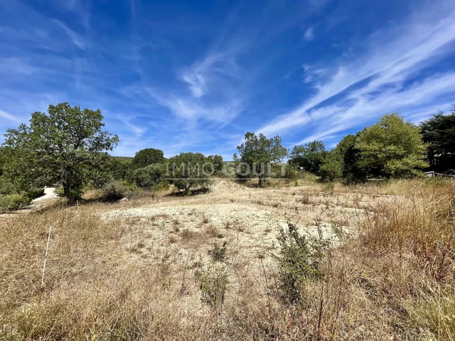 Land im Saint-Saturnin-lès-Apt, Vaucluse 12121579