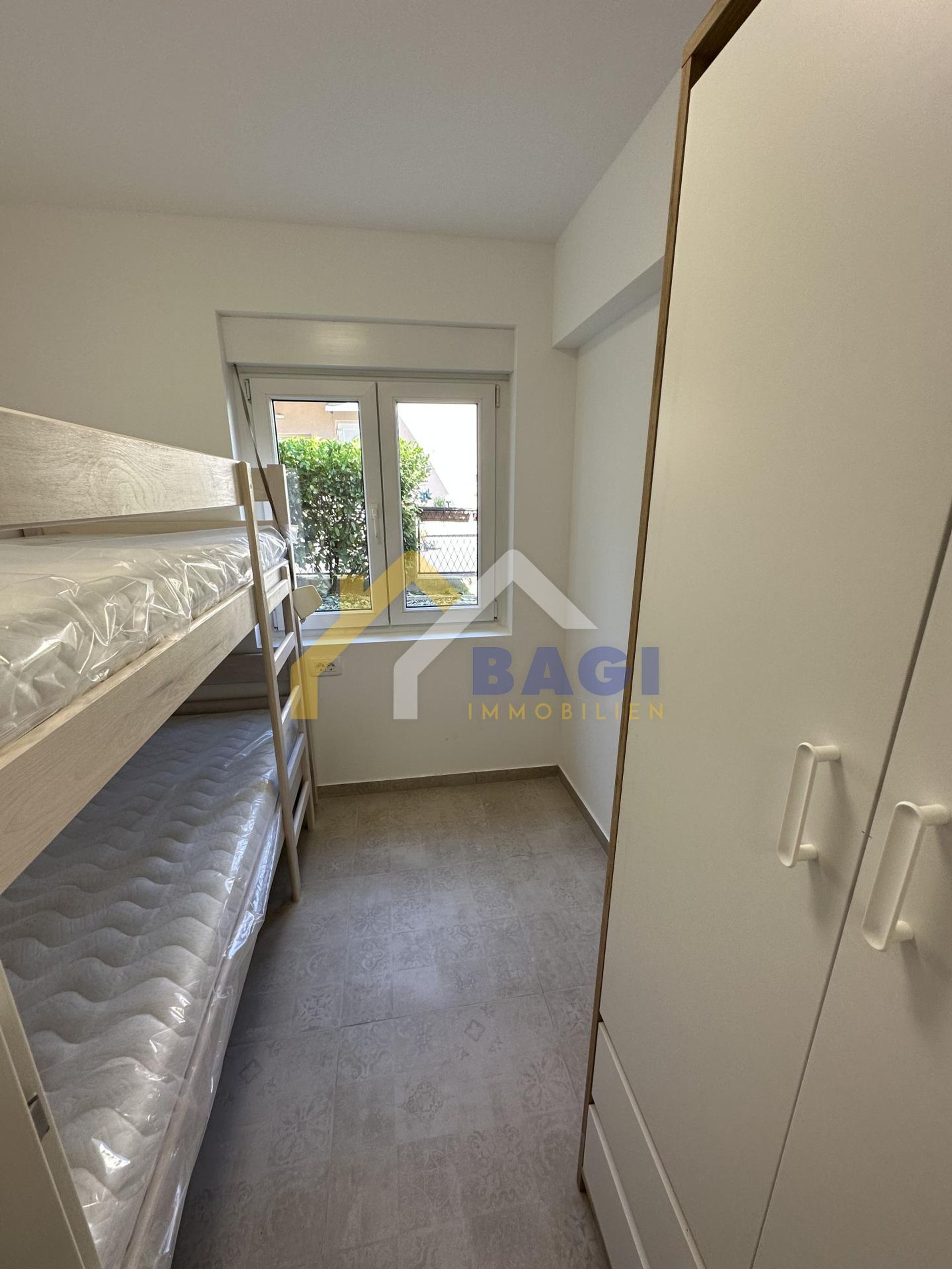 Hus i Vrapce, Zagreb, Grad 12122336