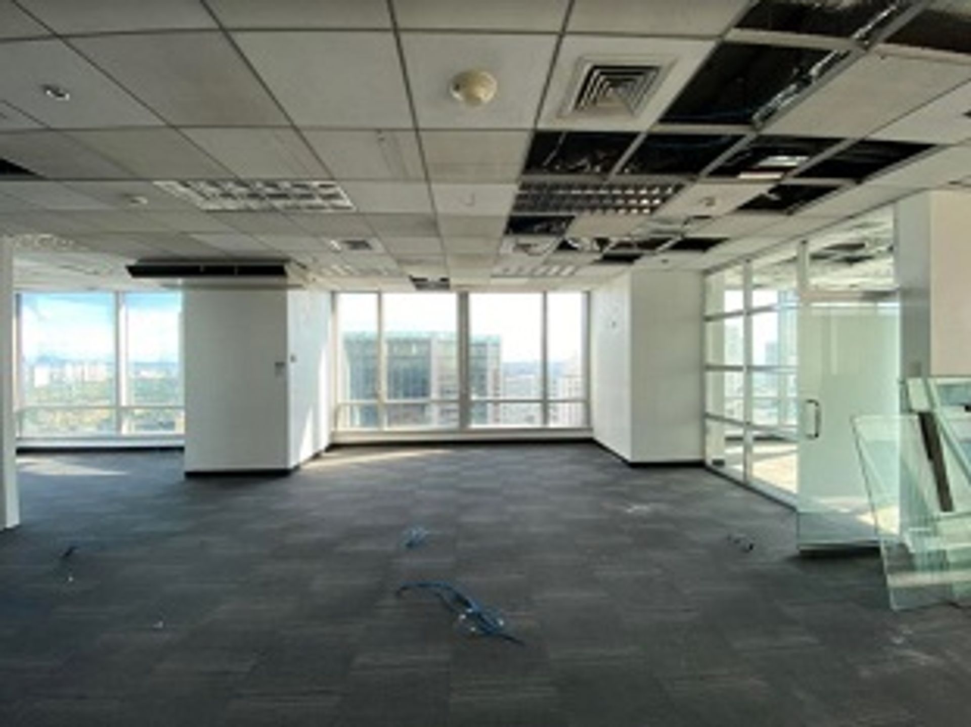 Büro im Urdaneta, Makati 12122708