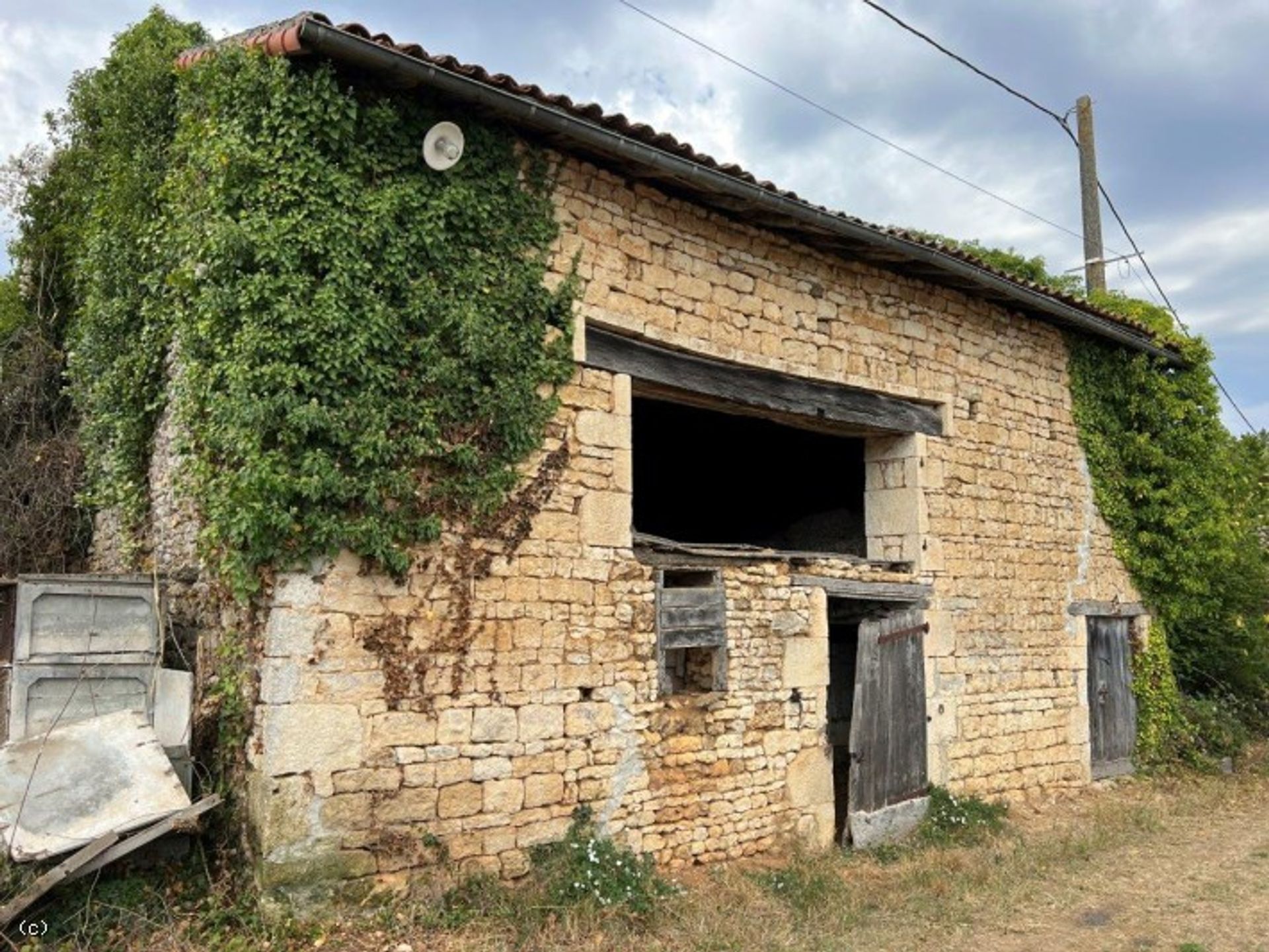 casa no Ruffec, Nouvelle-Aquitaine 12124551