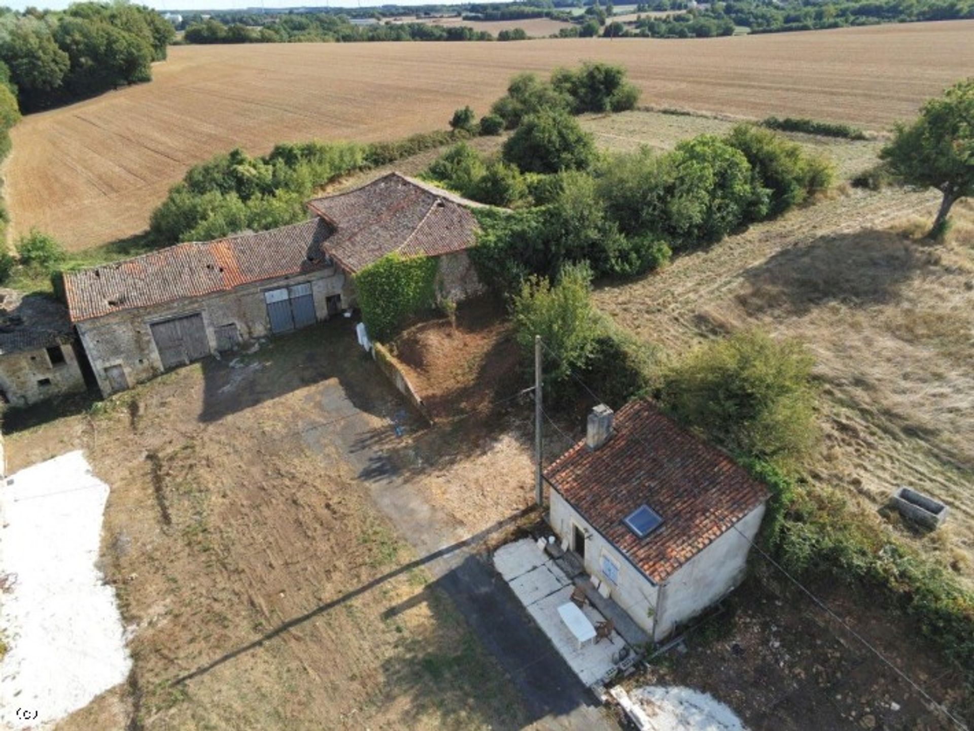 Rumah di Ruffec, Nouvelle-Aquitaine 12124551