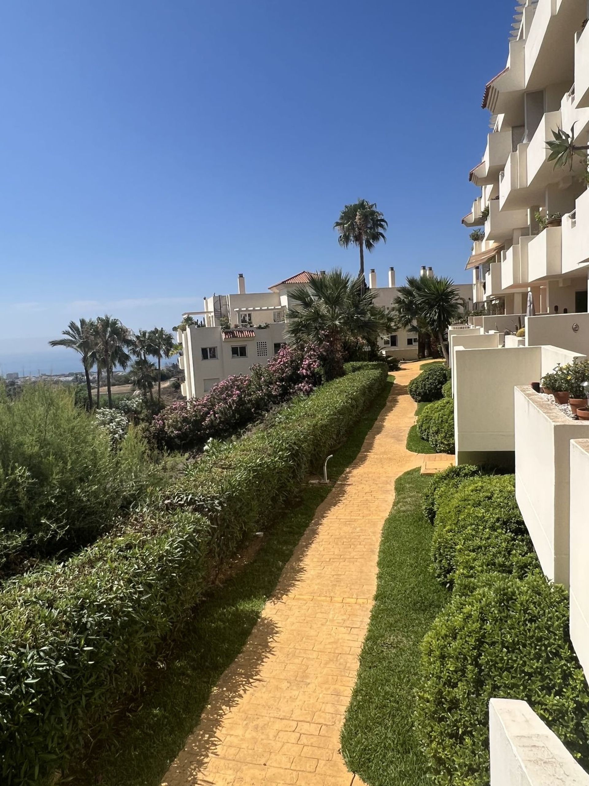 Condominium dans Sitio de Calahonda, Andalusia 12125274