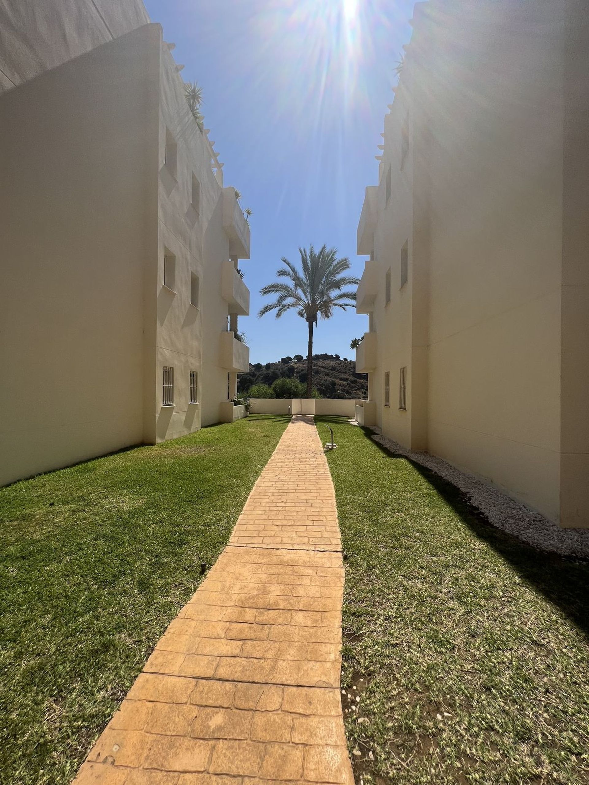 Condominium in Sitio de Calahonda, Andalusia 12125274