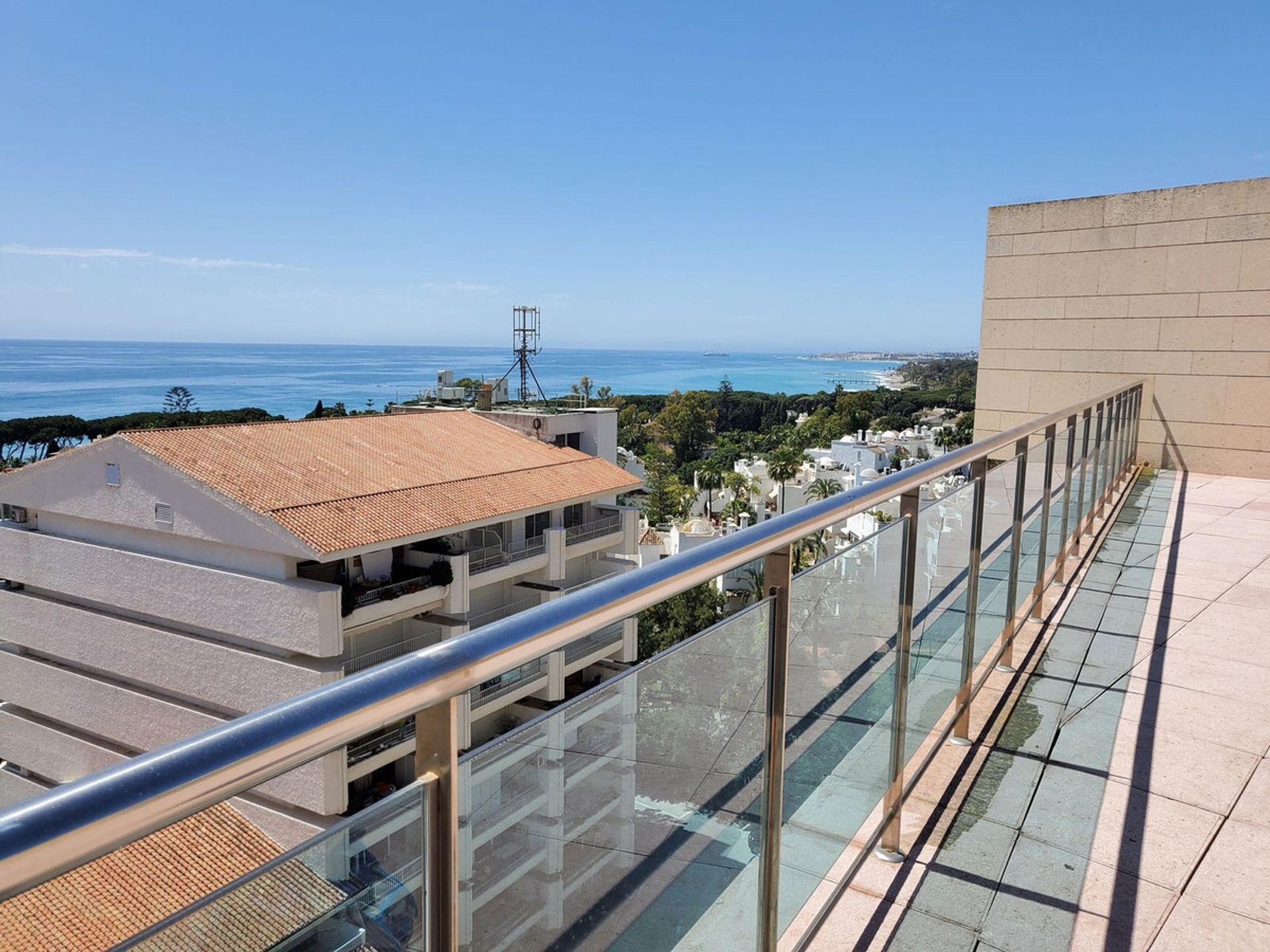 Condominium in Marbella, Andalusia 12125522