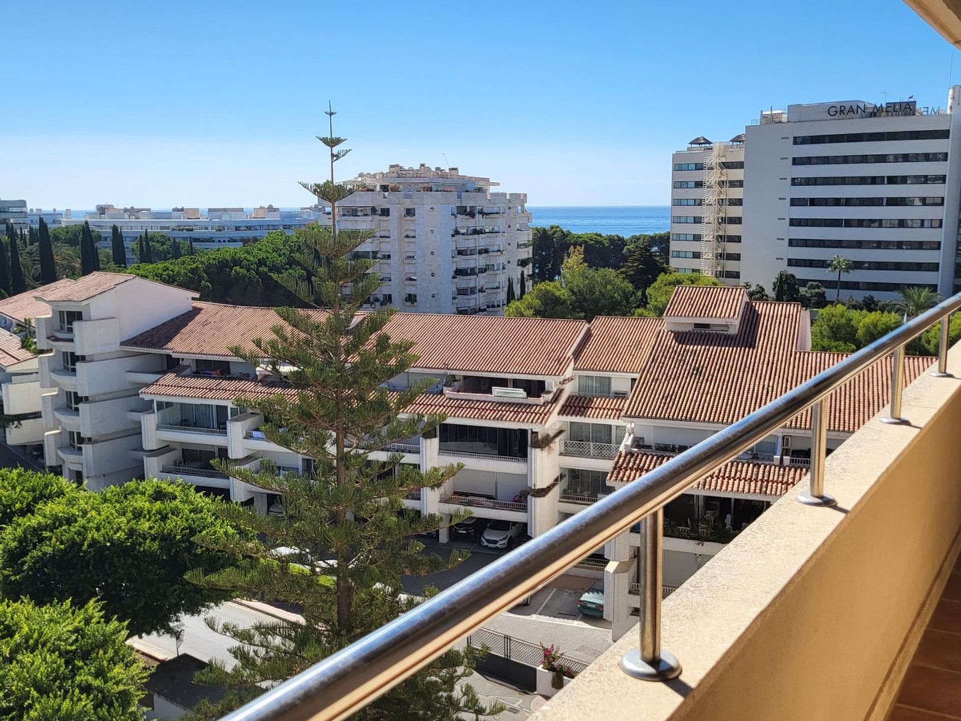 Condominium in Marbella, Andalusië 12125522