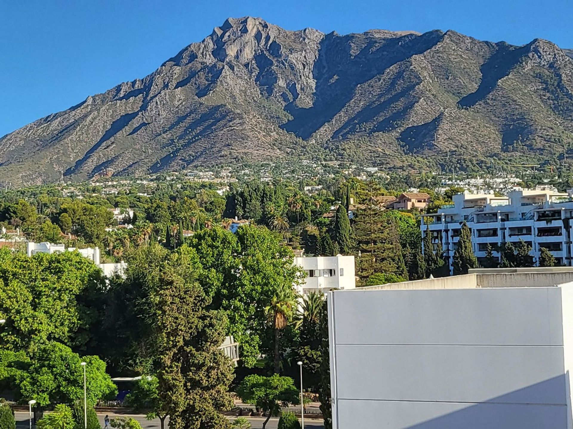 Condominium in Marbella, Andalusia 12125522