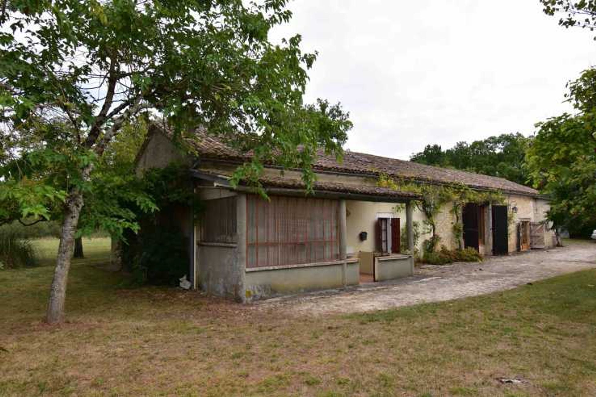 Casa nel Monmadales, Nouvelle-Aquitaine 12125601