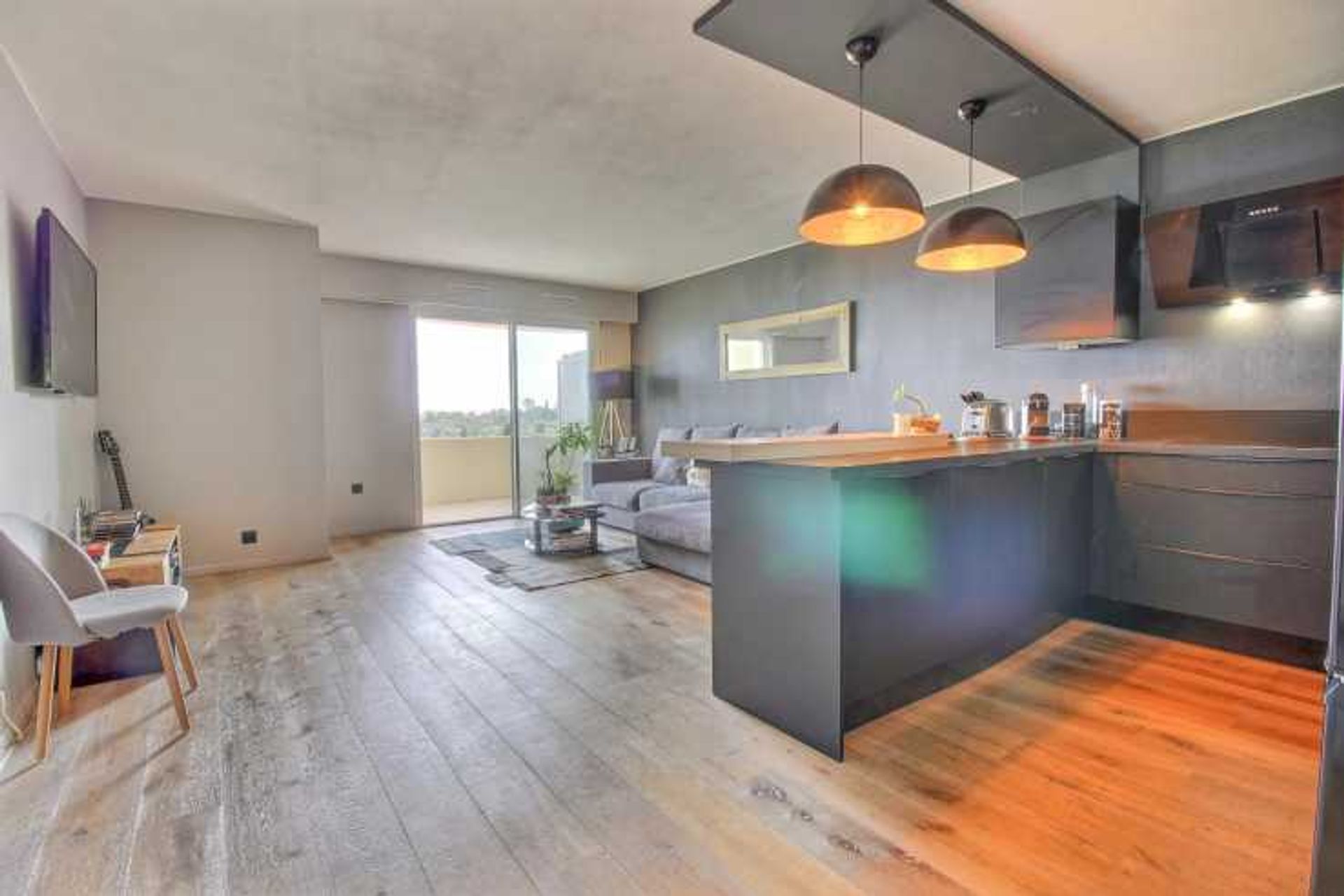 Condominium in Leuk, Provence-Alpes-Côte d'Azur 12125604