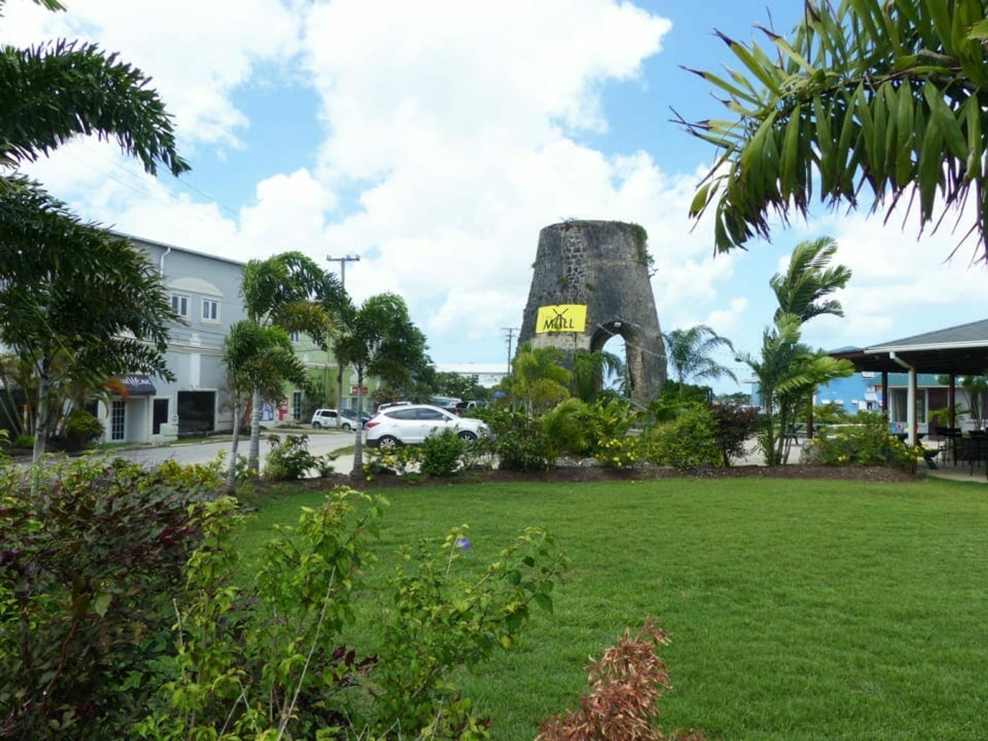 Lain di kota jembatan, Santo Michael 12126274