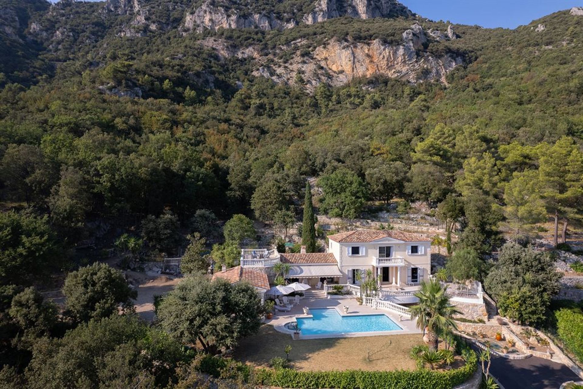 casa en Tourrettes-sur-Loup, Provence-Alpes-Cote d'Azur 12129225