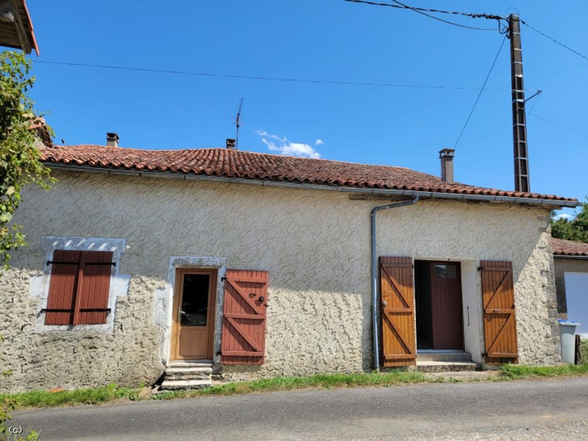 Rumah di Charroux, Nouvelle-Aquitaine 12131826