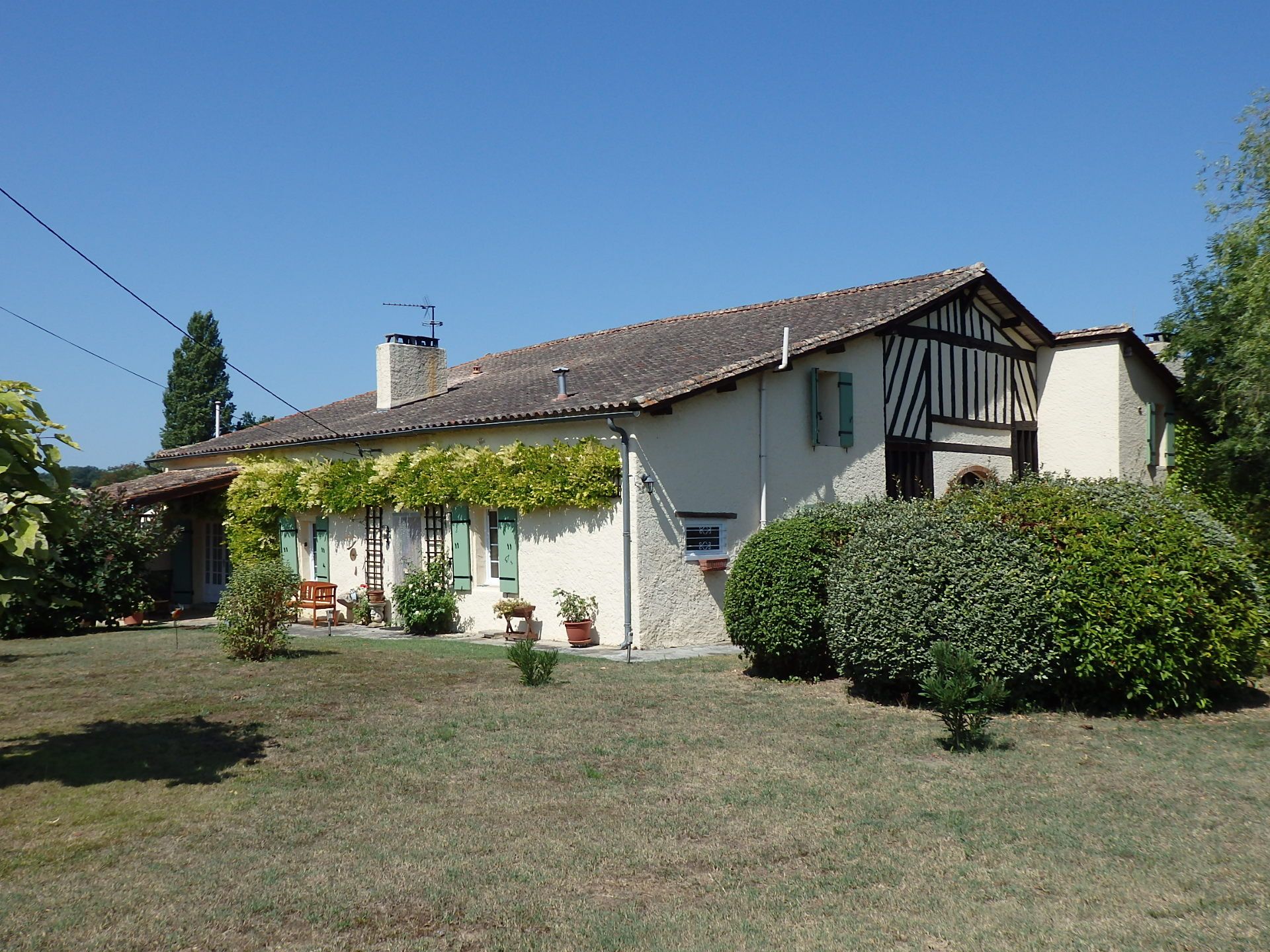 Hus i Puysserampion, Nouvelle-Aquitaine 12132503