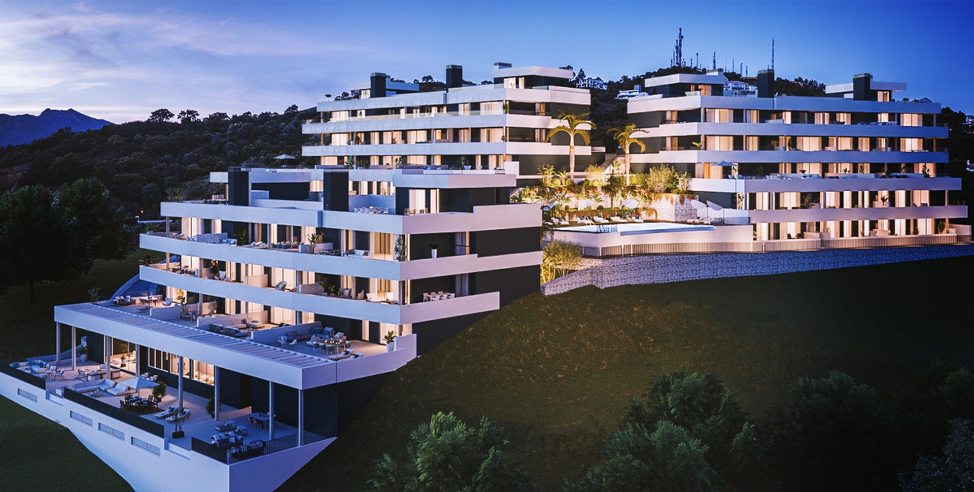 Condominium in Marbella, Andalusia 12132828