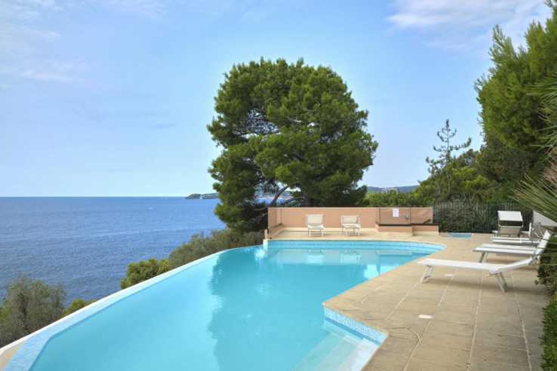 Condominium dans Cap-d'Ail, Provence-Alpes-Cote d'Azur 12132934