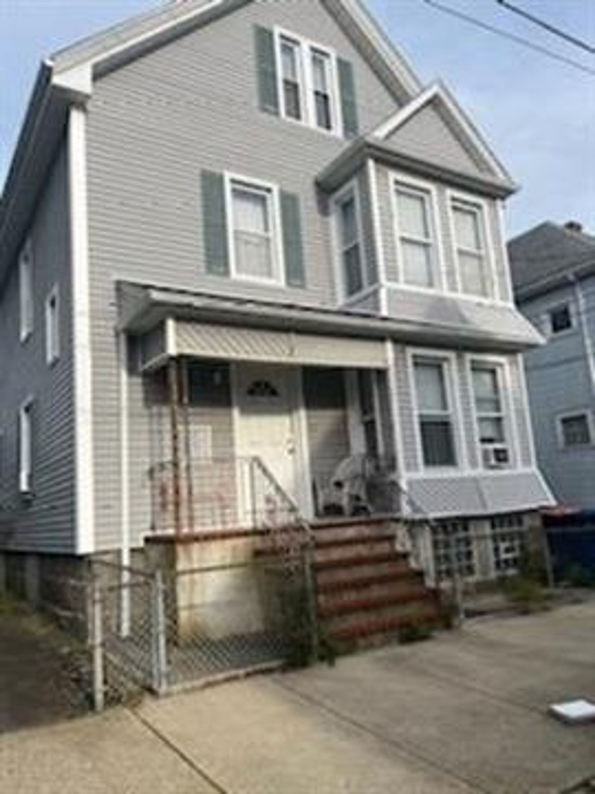 House in New Bedford, Massachusetts 12133805