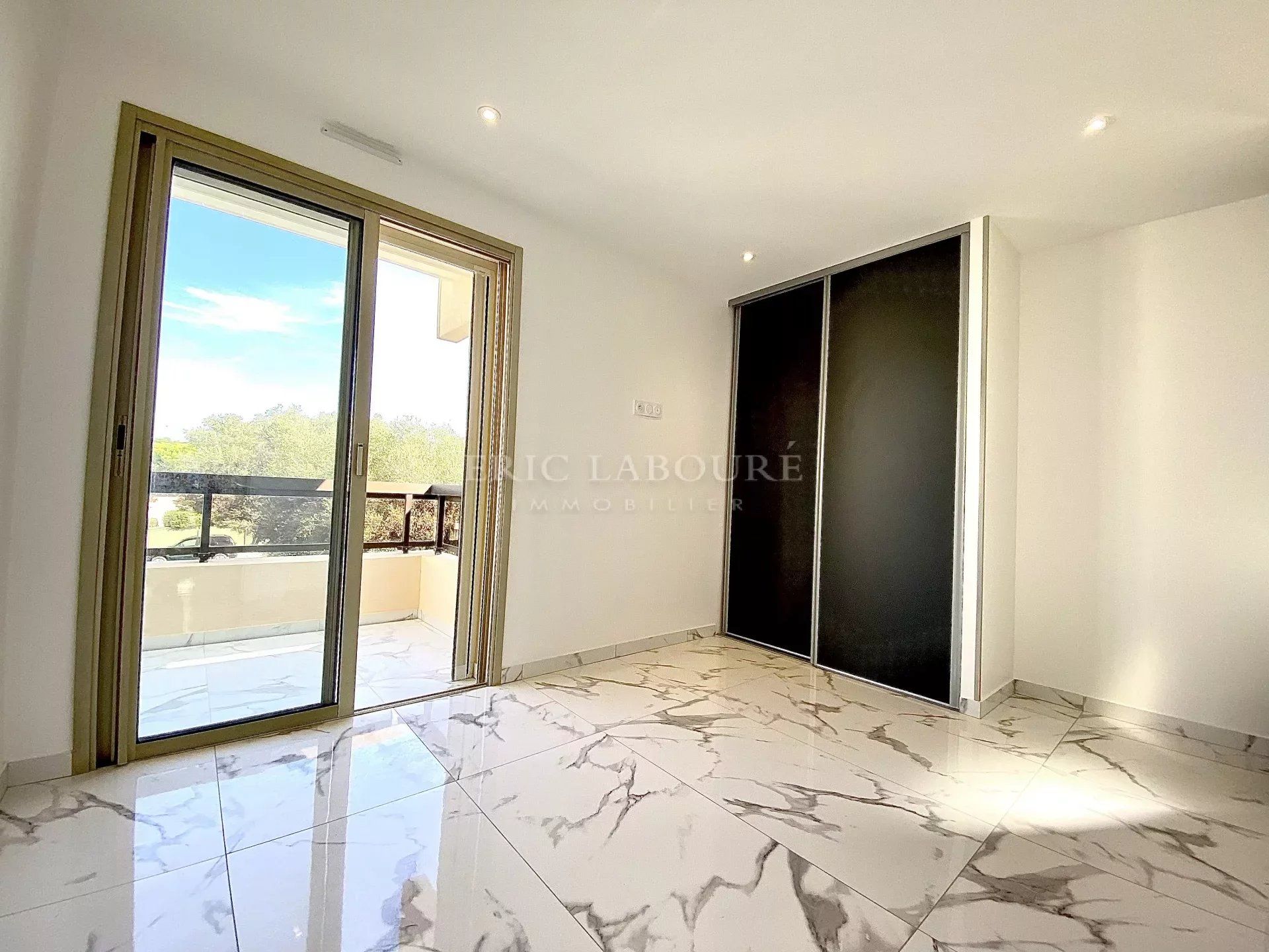 Condominio en Juan-les-Pins, Alpes-Maritimes 12133993