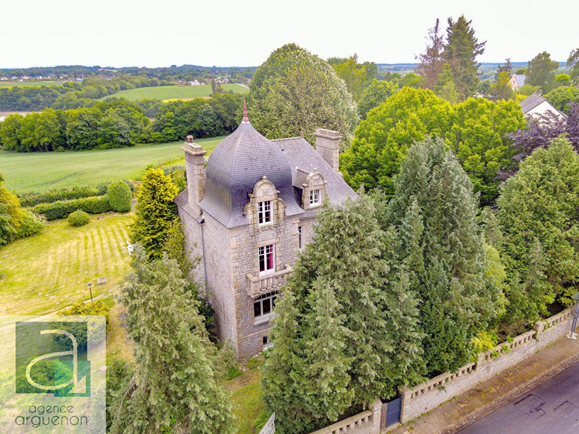 房子 在 Saint-Samson-sur-Rance, Bretagne 12136005