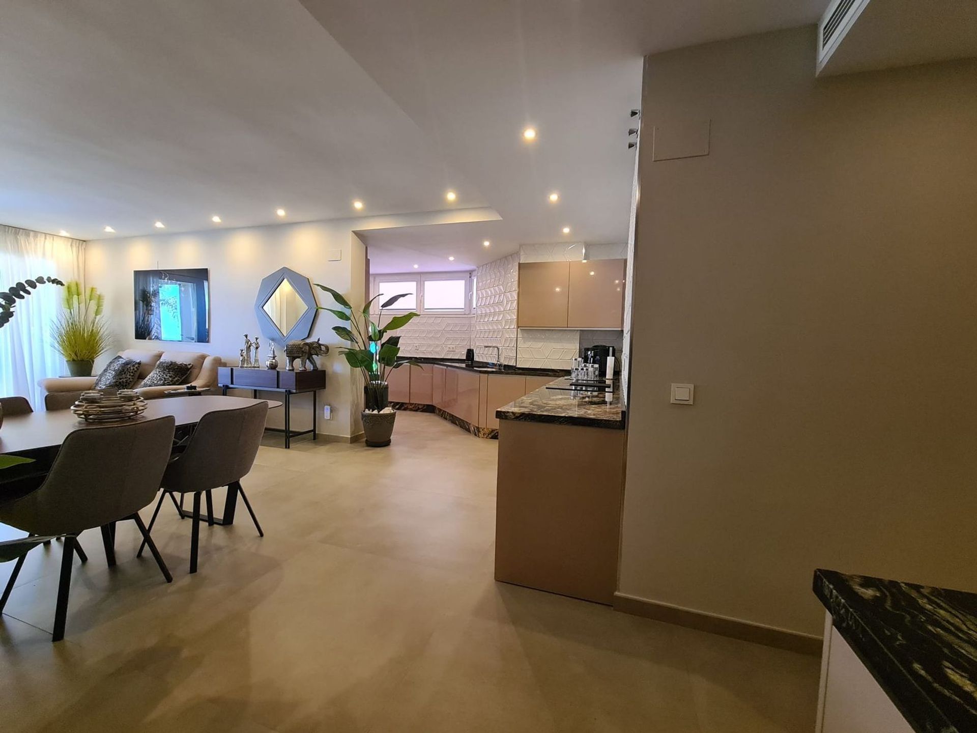 Condominio nel Benalmádena, Andalusia 12136050