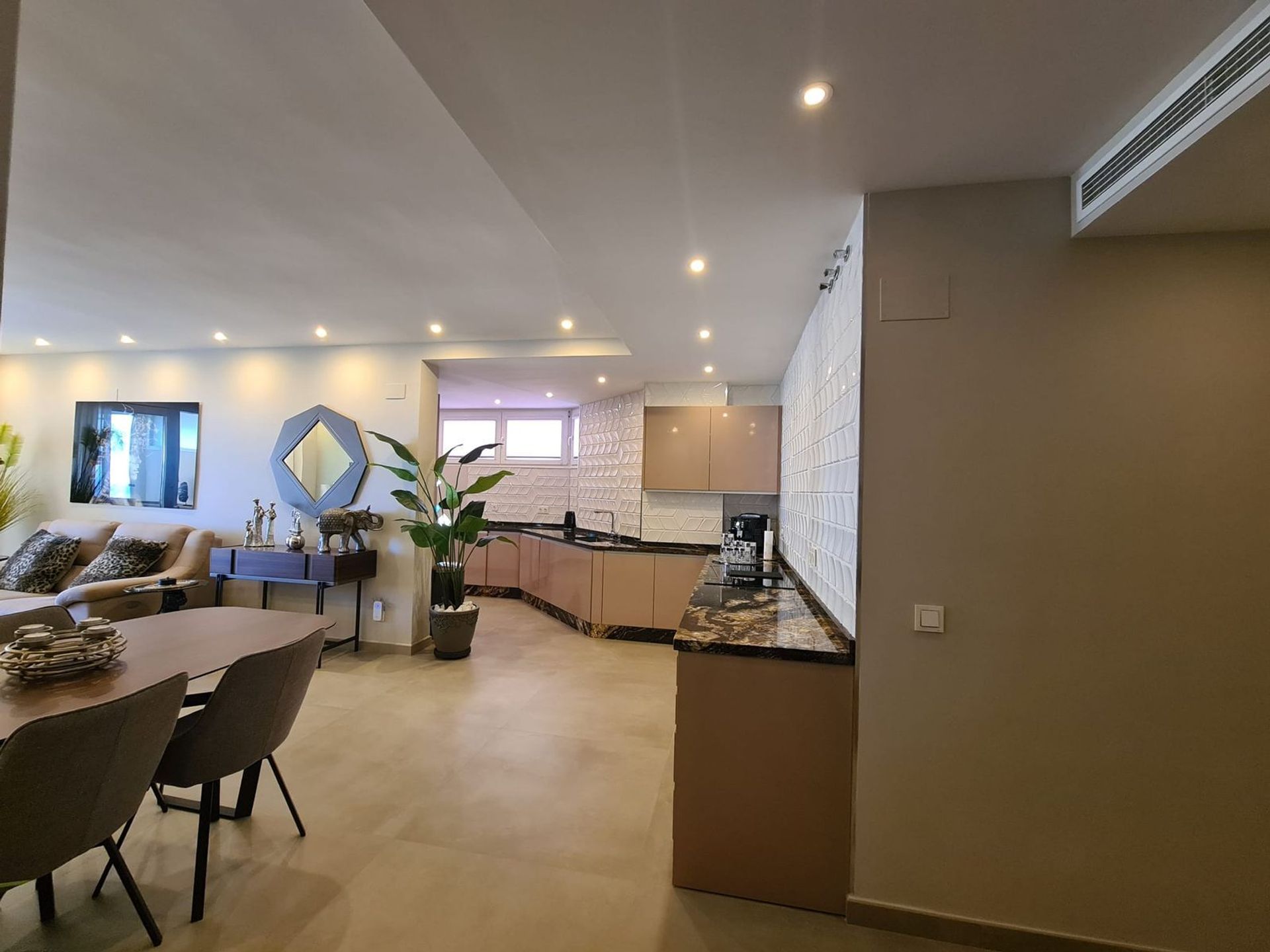 Condominio nel Benalmádena, Andalusia 12136050