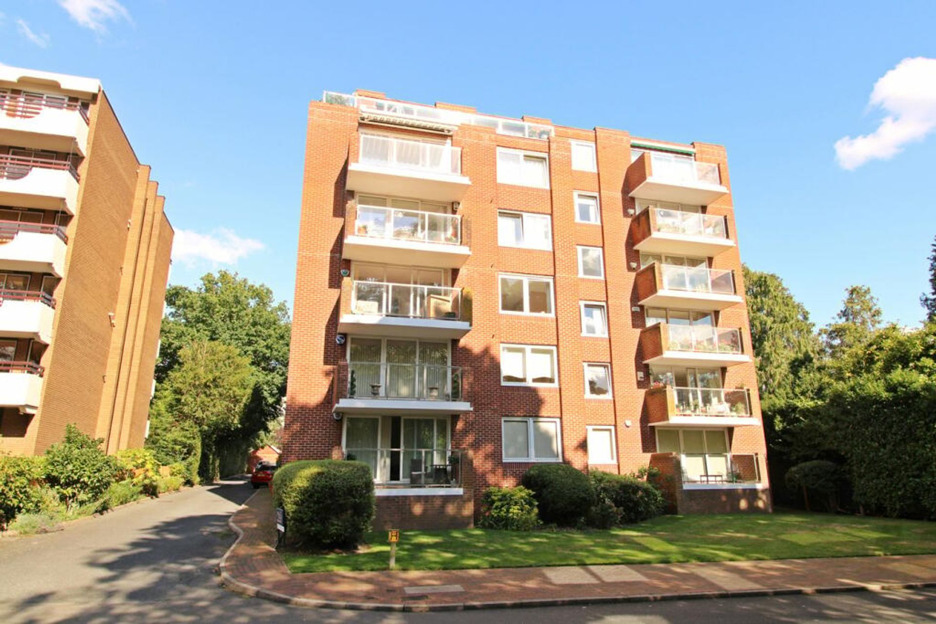 Condominium in , England 12136627