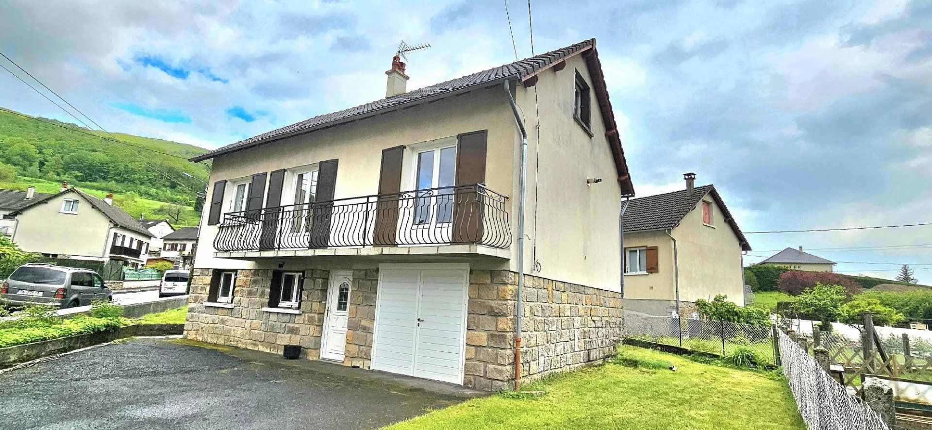 Huis in Thiézac, Cantal 12137045