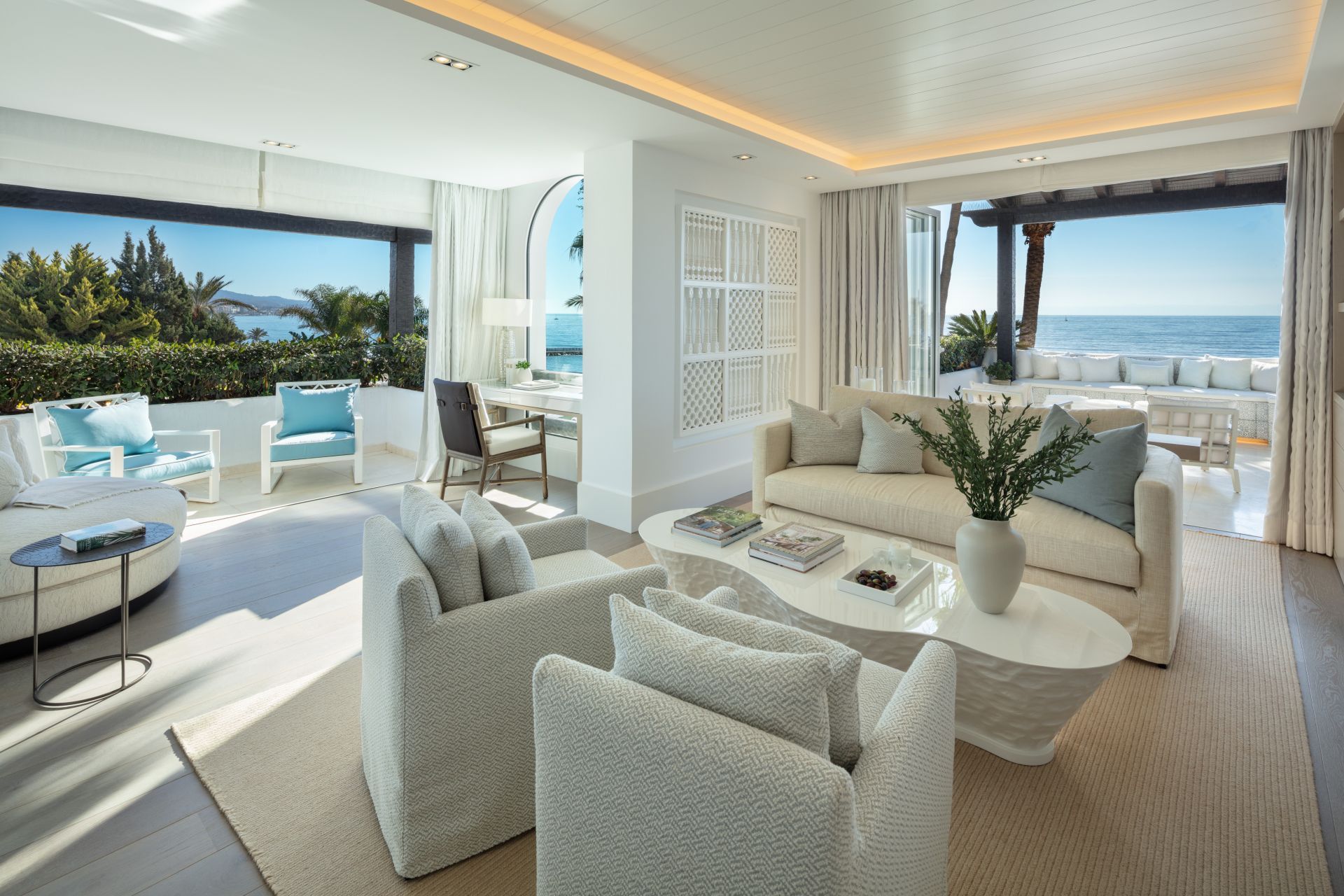 Condominium in Marbella, Andalucía 12137572