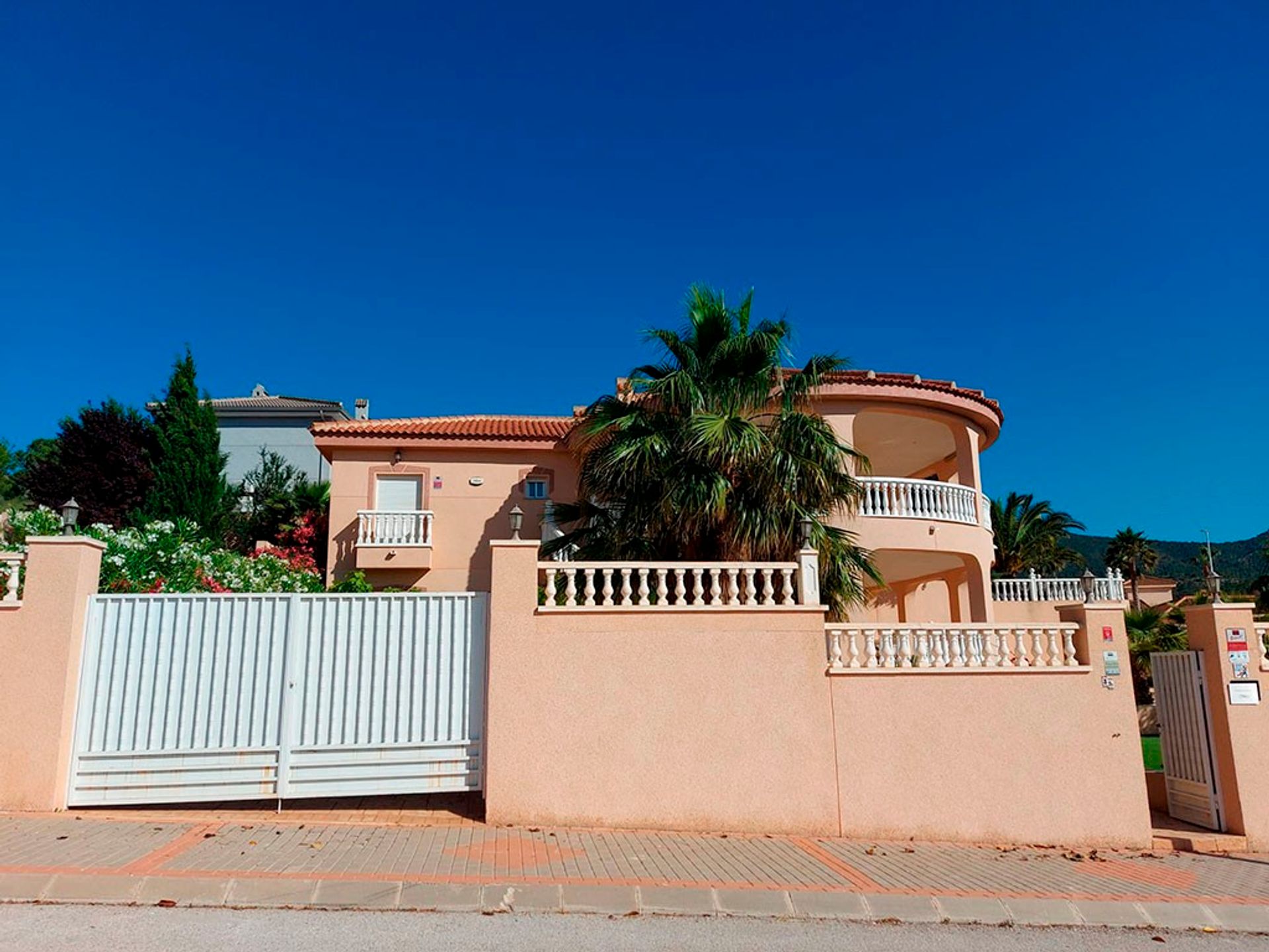 Huis in El Fondó de les Neus, Comunidad Valenciana 12138010