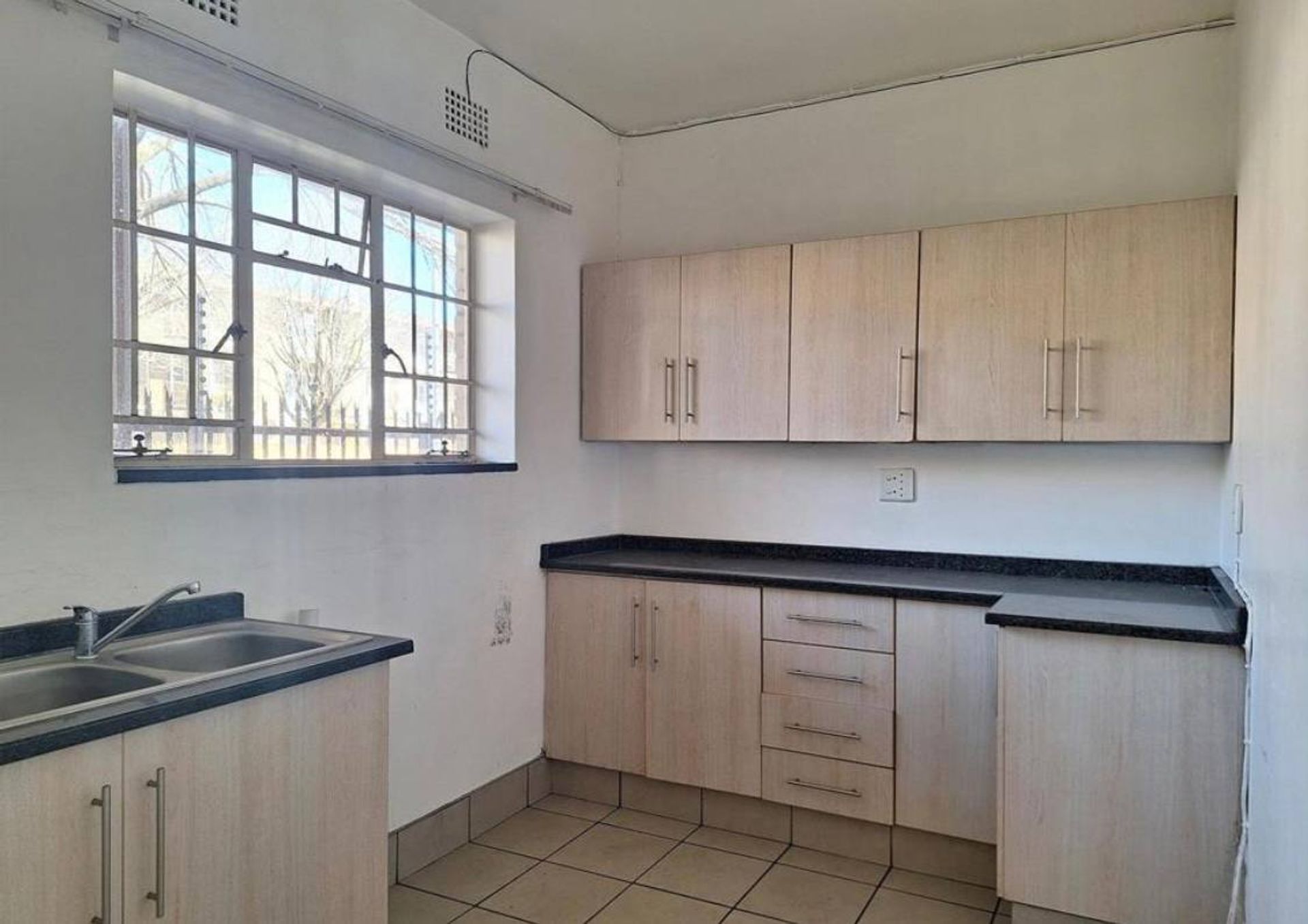 Osakehuoneisto sisään Benoni, 42 Harrison Street 12141696