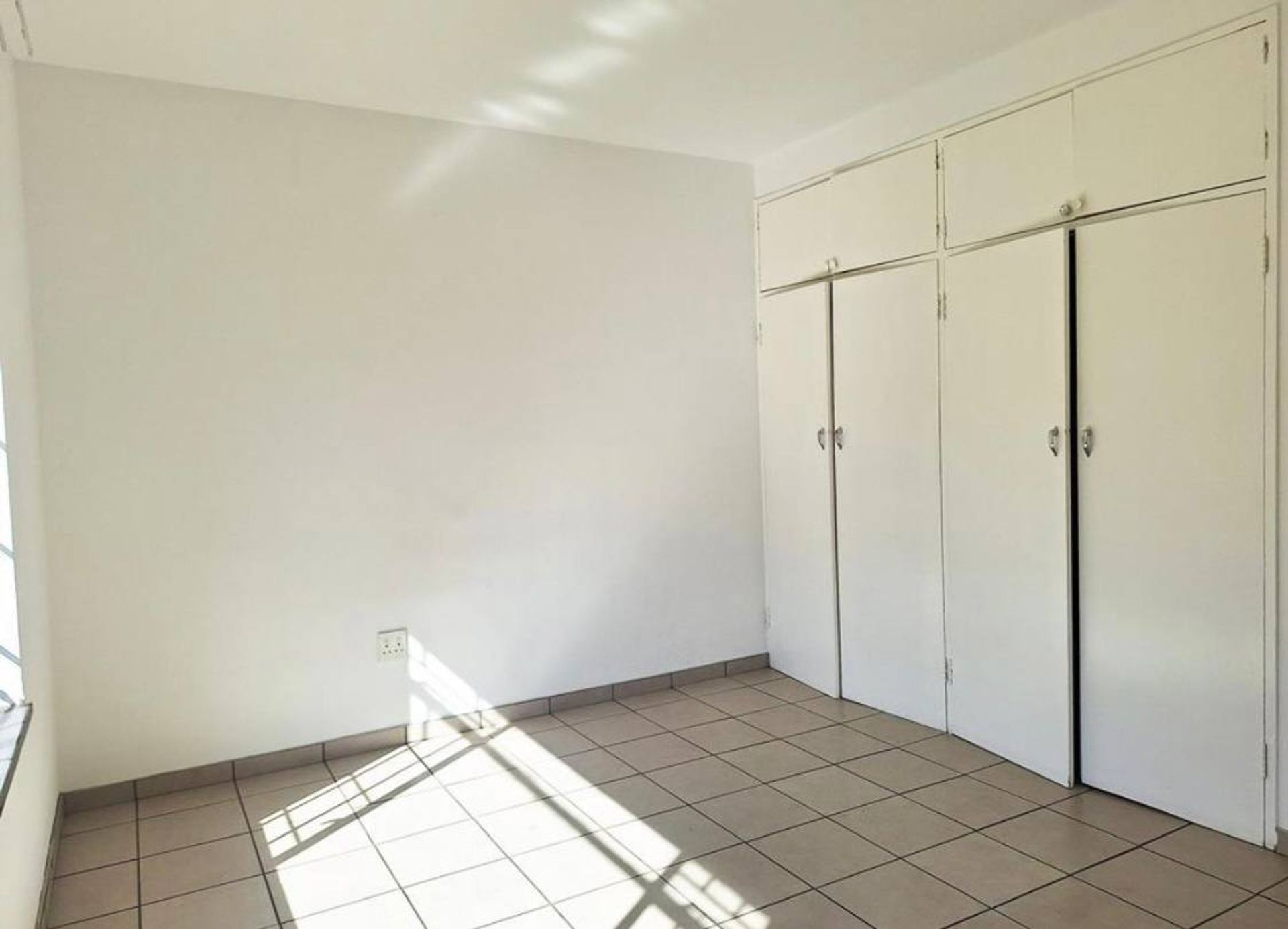 Condominium in Benoni, 42 Harrison Street 12141696