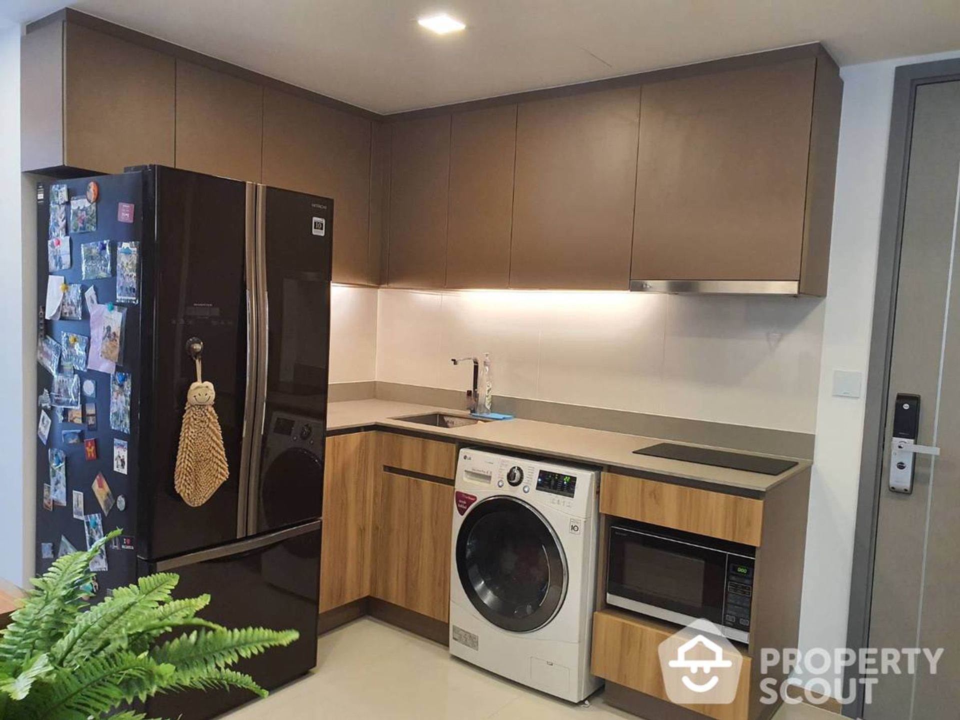 Condominium in Watthana, Krung Thep Maha Nakhon 12142359