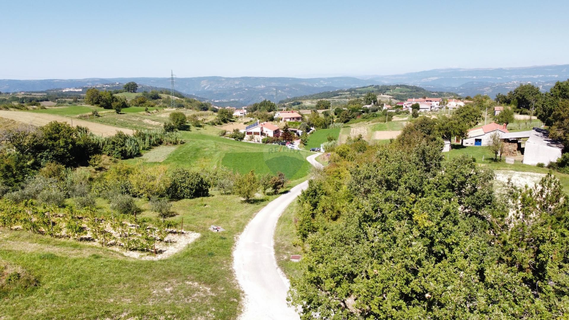 Terre dans Kašćerga, Istarska županija 12142488