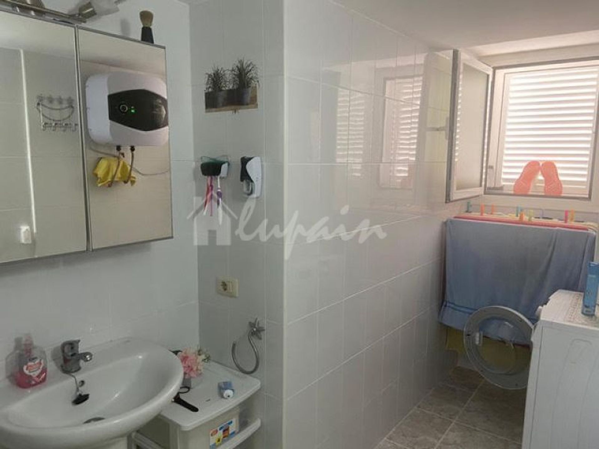 Condominium in Arona, Canarias 12143037