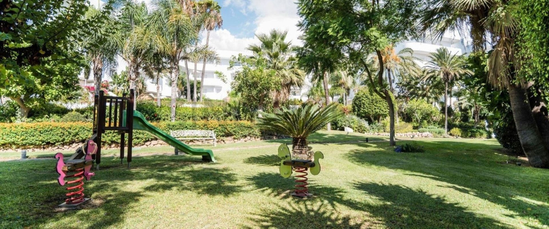 Condominium in Marbella, Andalusia 12143233