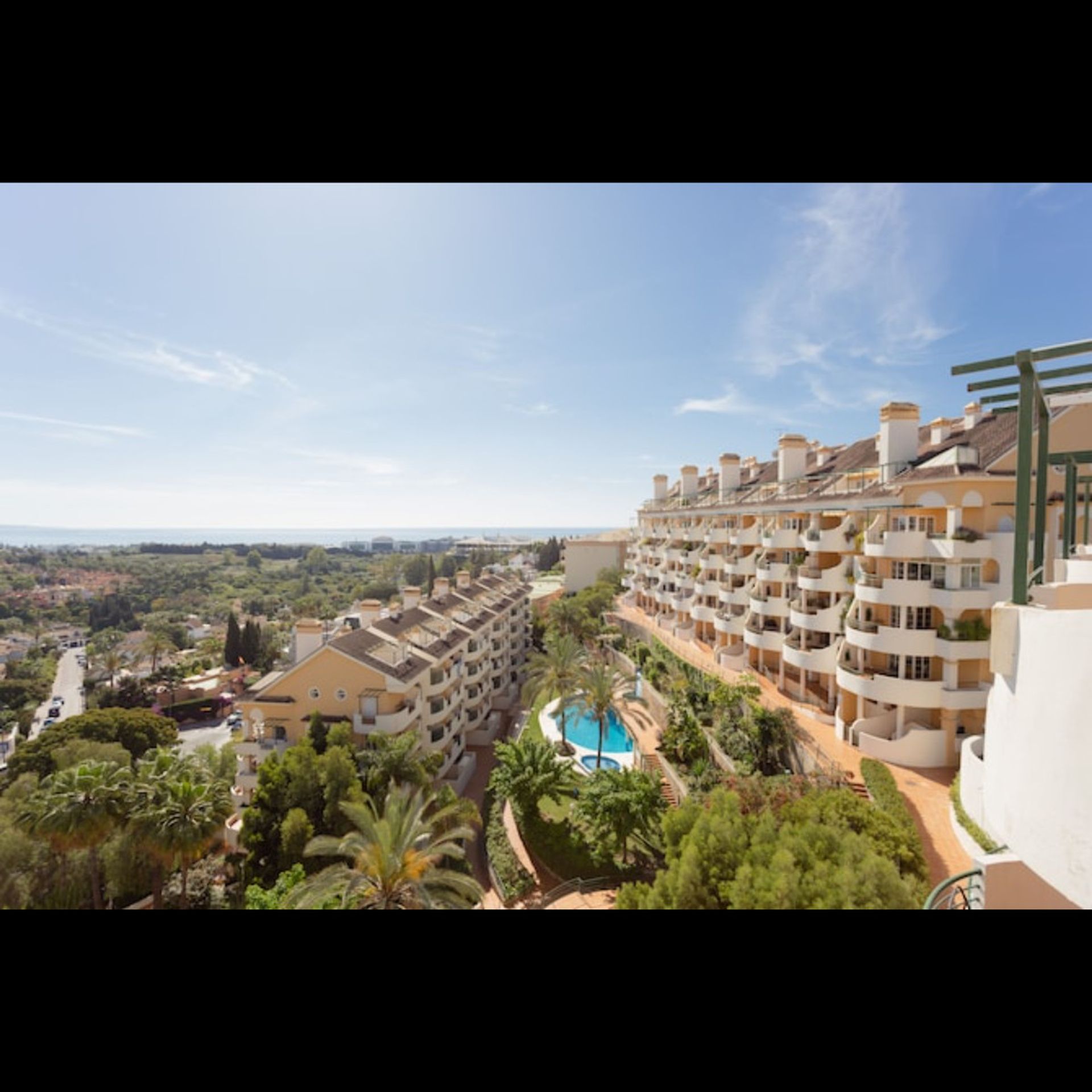 Condominium in Marbella, Andalusië 12143264