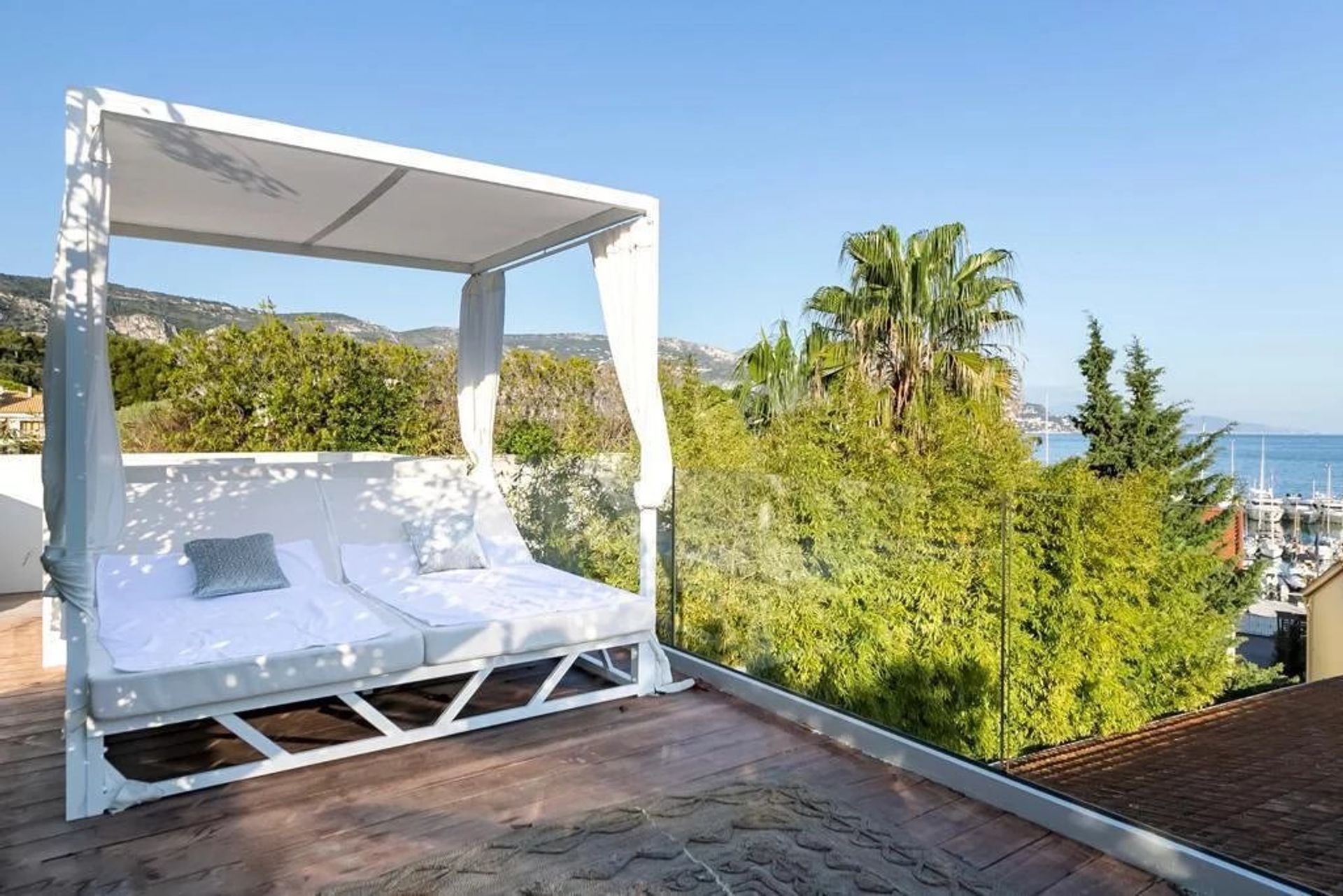 House in Saint-Jean-Cap-Ferrat, Provence-Alpes-Côte d'Azur 12143514