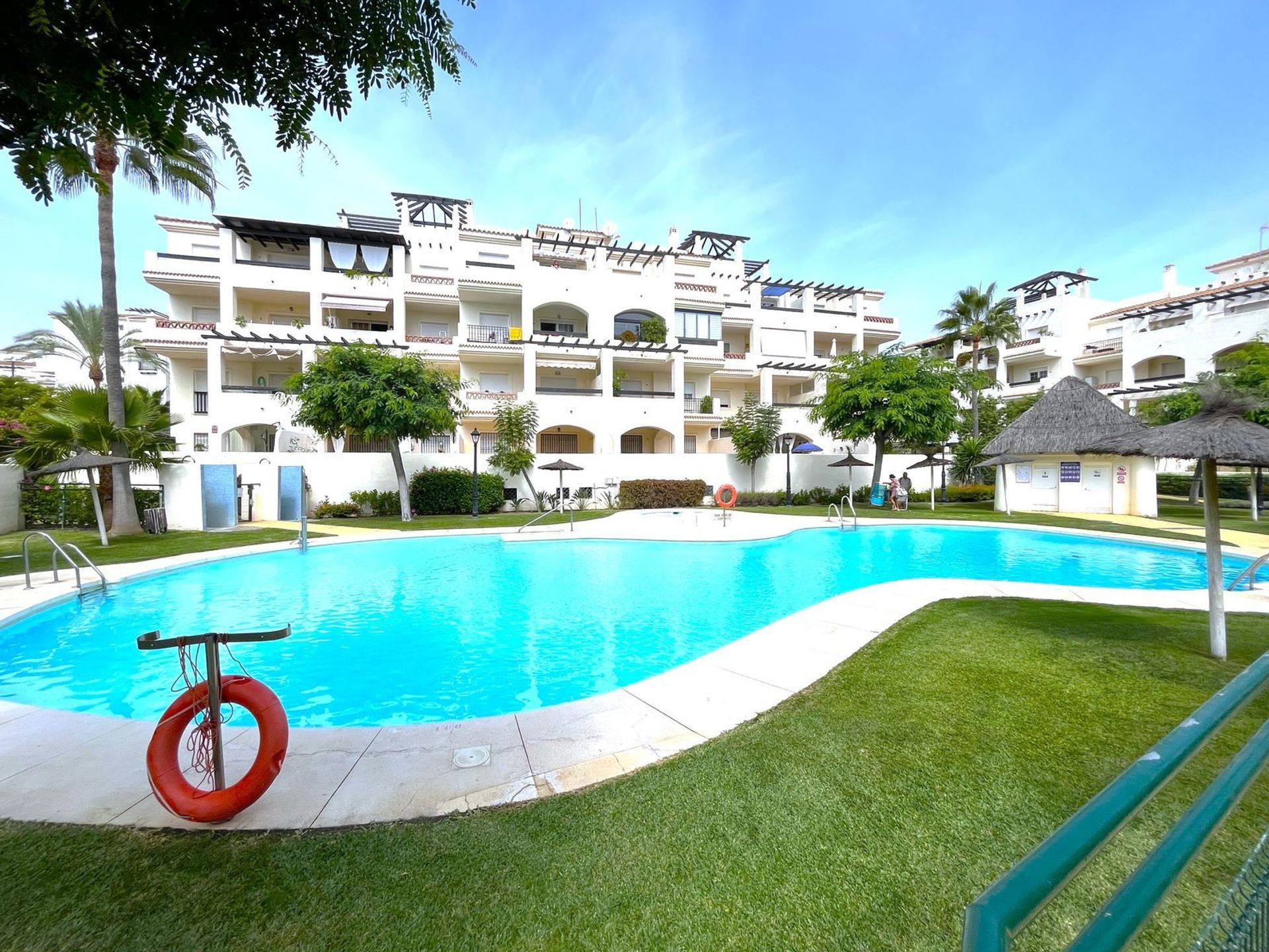 Condominium in San Luis de Sabinillas, Andalusië 12146678