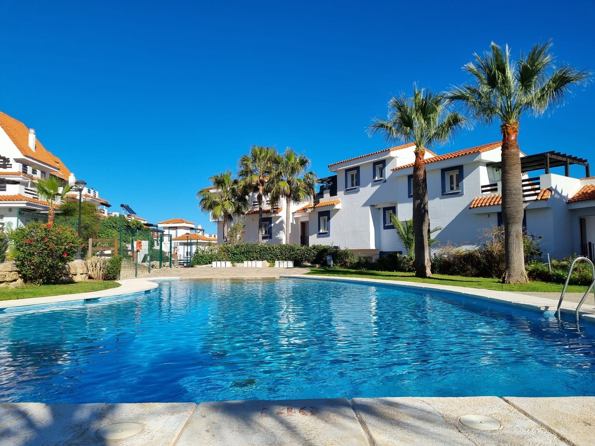 Condominium in Puerto de la Duquesa, Andalusia 12148255