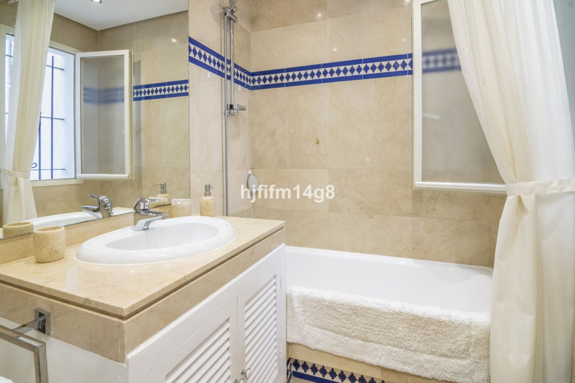 Condominium in San Pedro de Alcántara, Andalusia 12152587