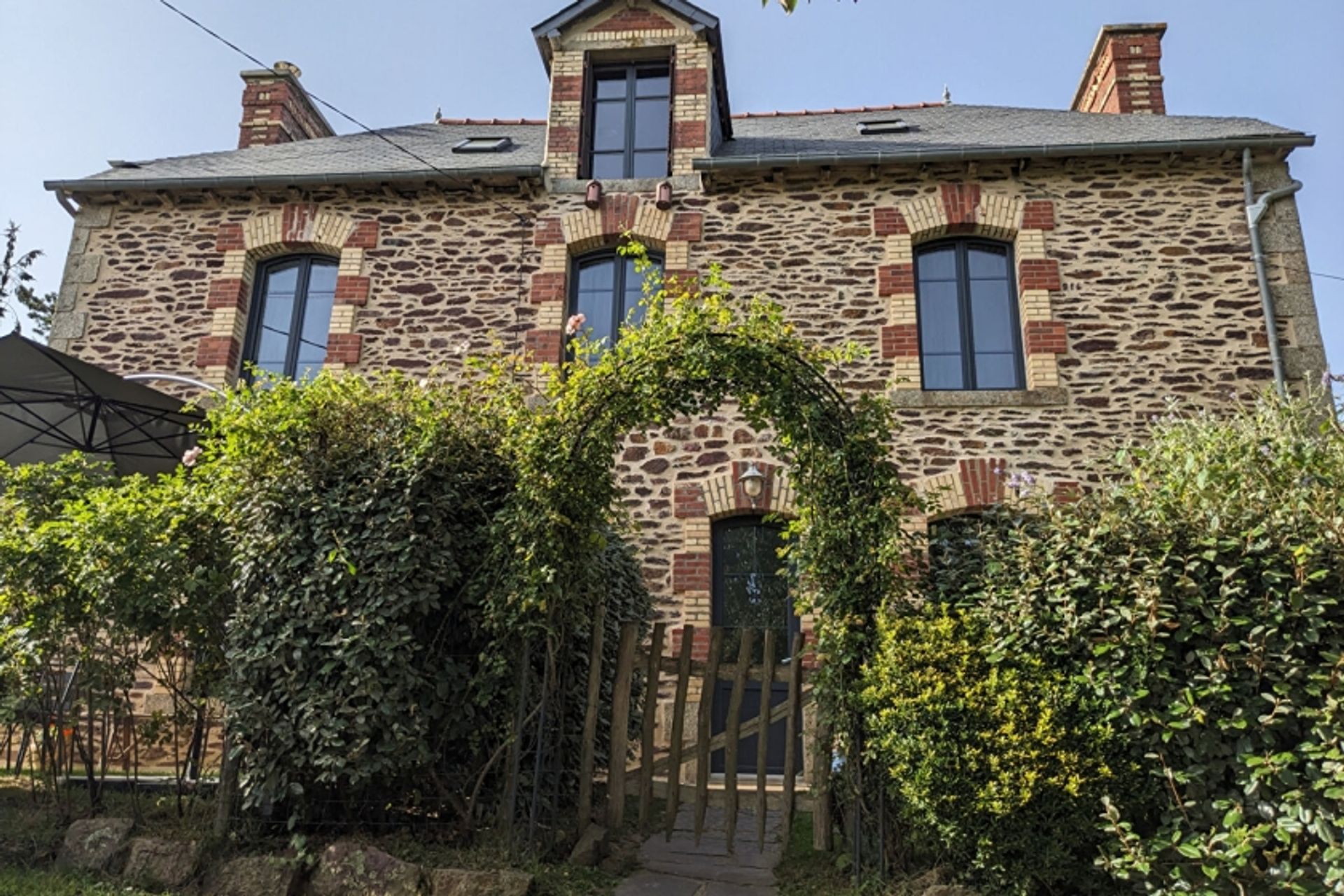 Huis in Saint-Brieuc-de-Mauron, Bretagne 12152818