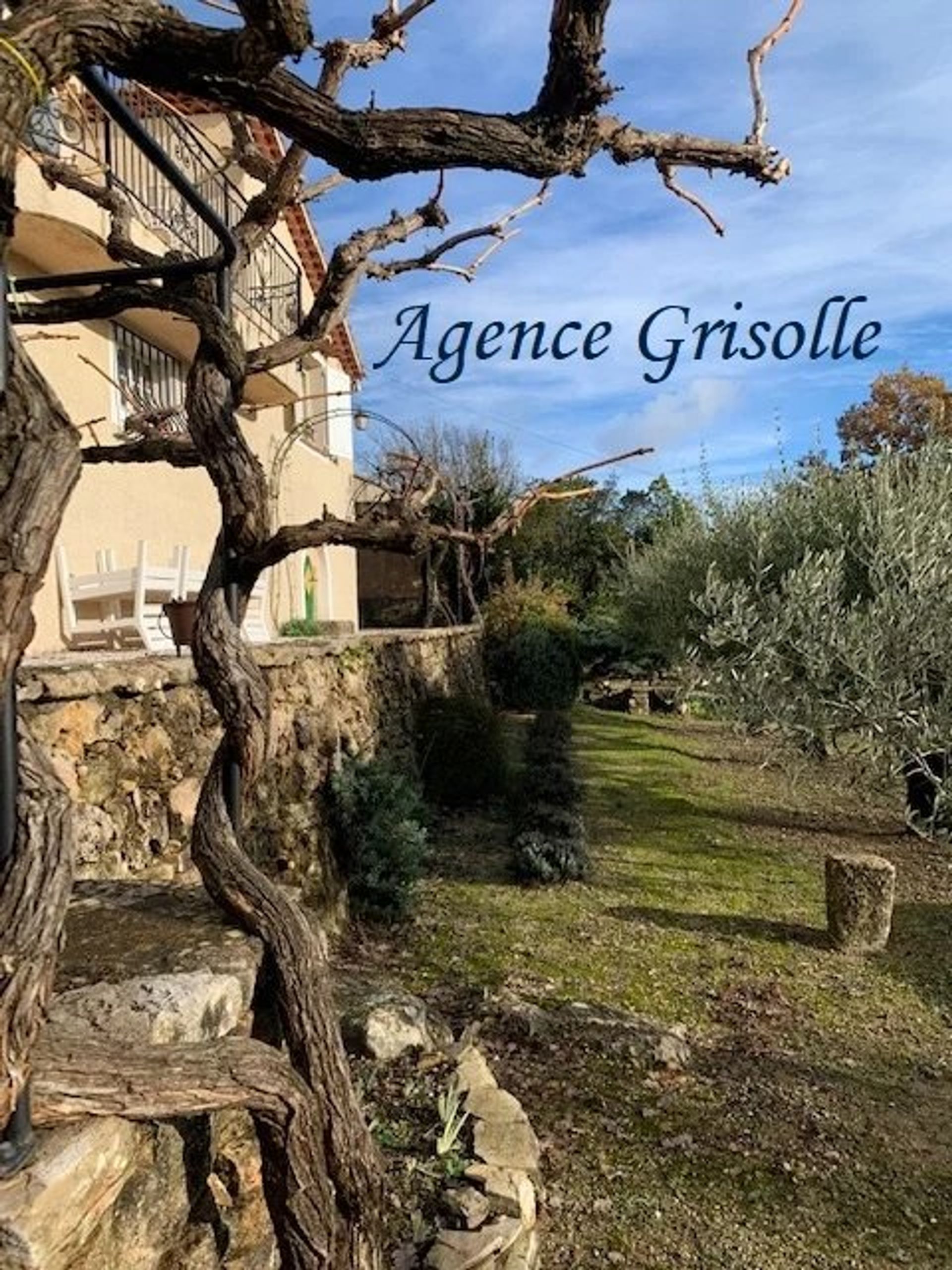 Hus i Sainte-Anastasie-sur-Issole, Provence-Alpes-Cote d'Azur 12153555