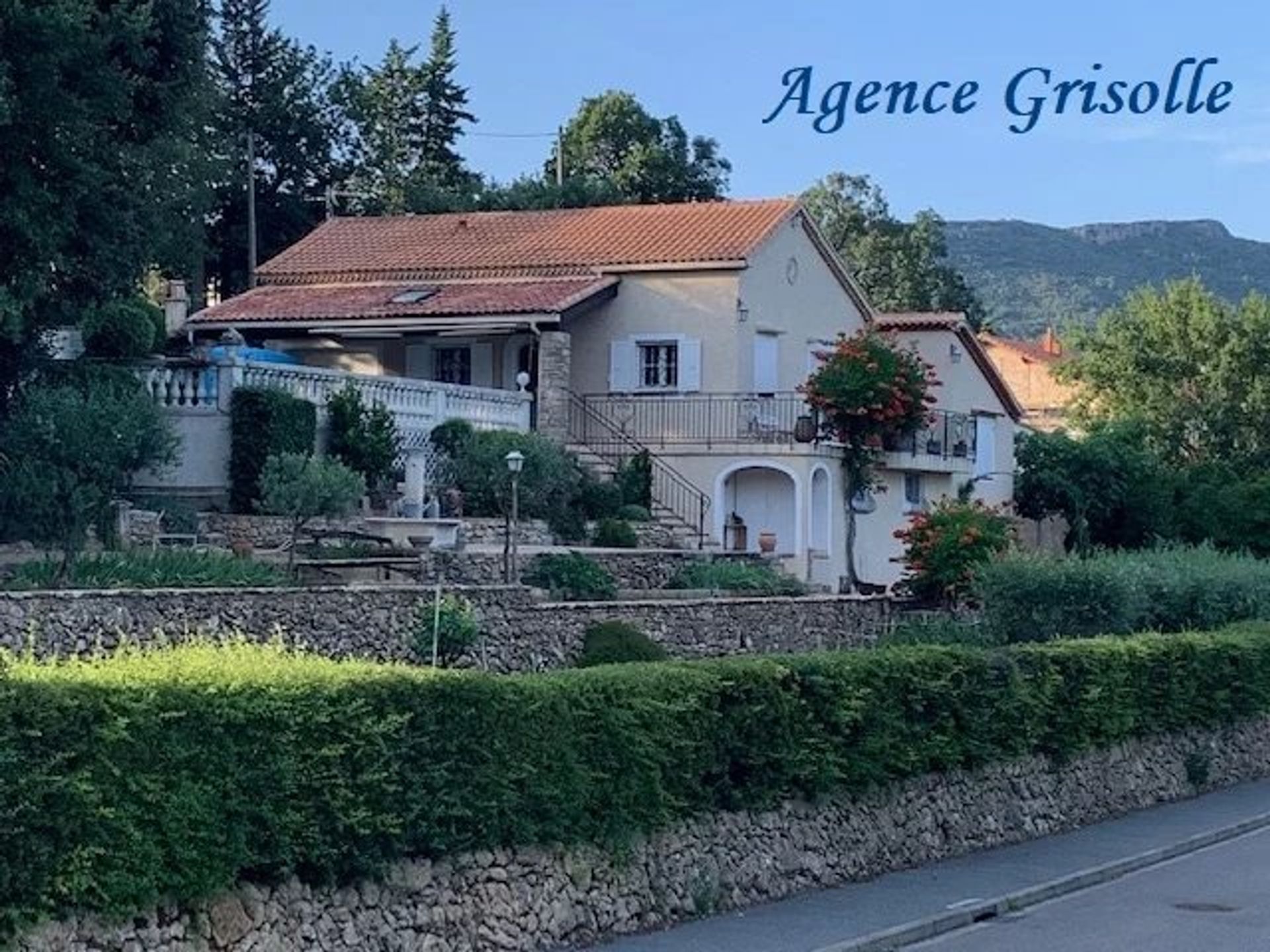 Rumah di Sainte-Anastasie-sur-Issole, Provence-Alpes-Cote d'Azur 12153555